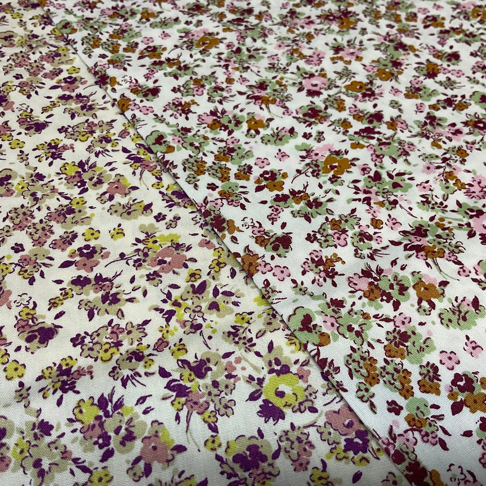 £5.99 Small floral Heather Cotton Poplin dress Fabric sold by the meter M1919
