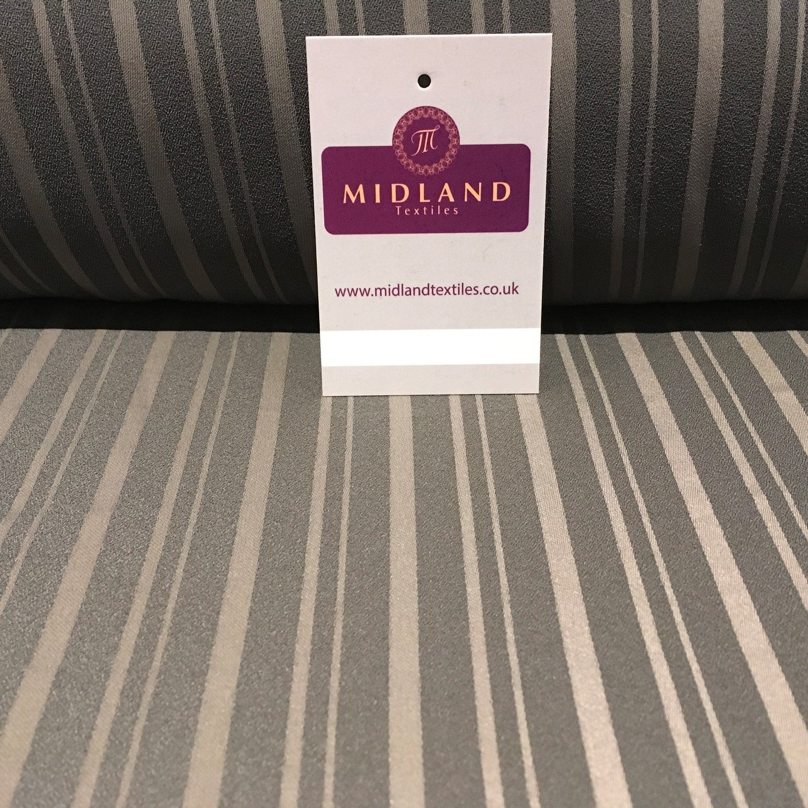 £4.99/m Striped Plain Heavy Georgette Fabric For Suiting & ABAHYA 58' M18