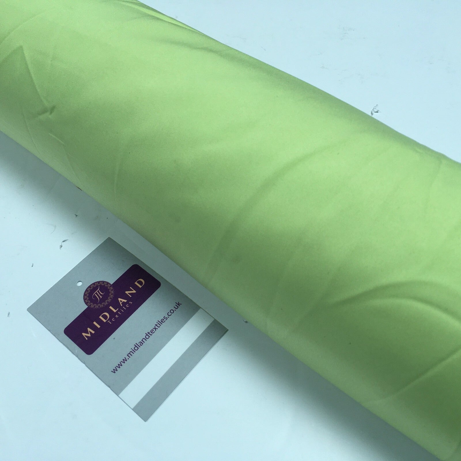 £2.99 Plain Soft Lightweight Lining 100% Polyester Fabric 100 cm Wide MR860