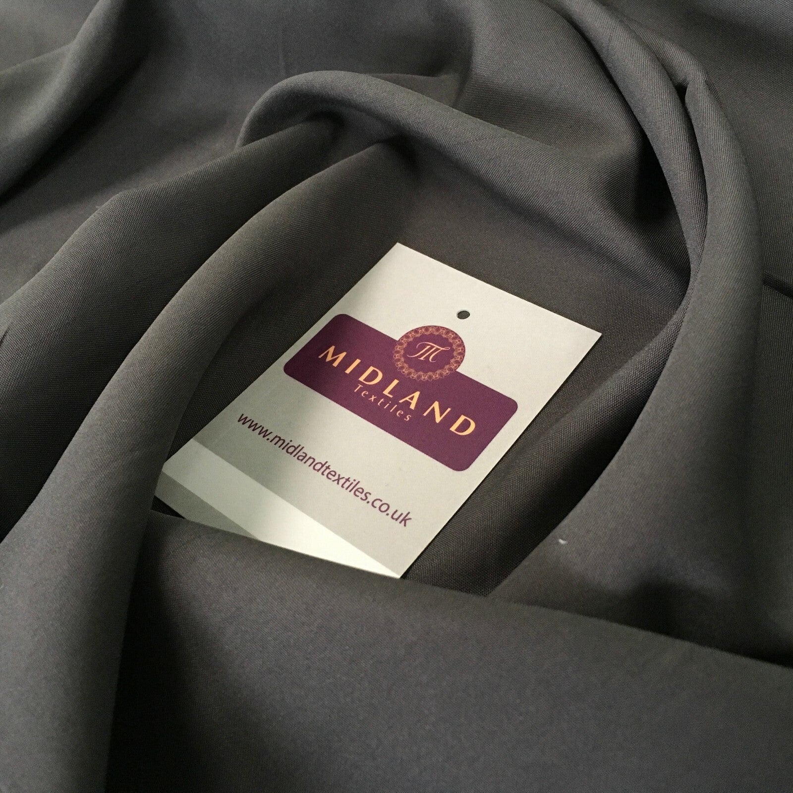 £2.99 Plain Soft Lightweight Lining 100% Polyester Fabric 100 cm Wide MR860