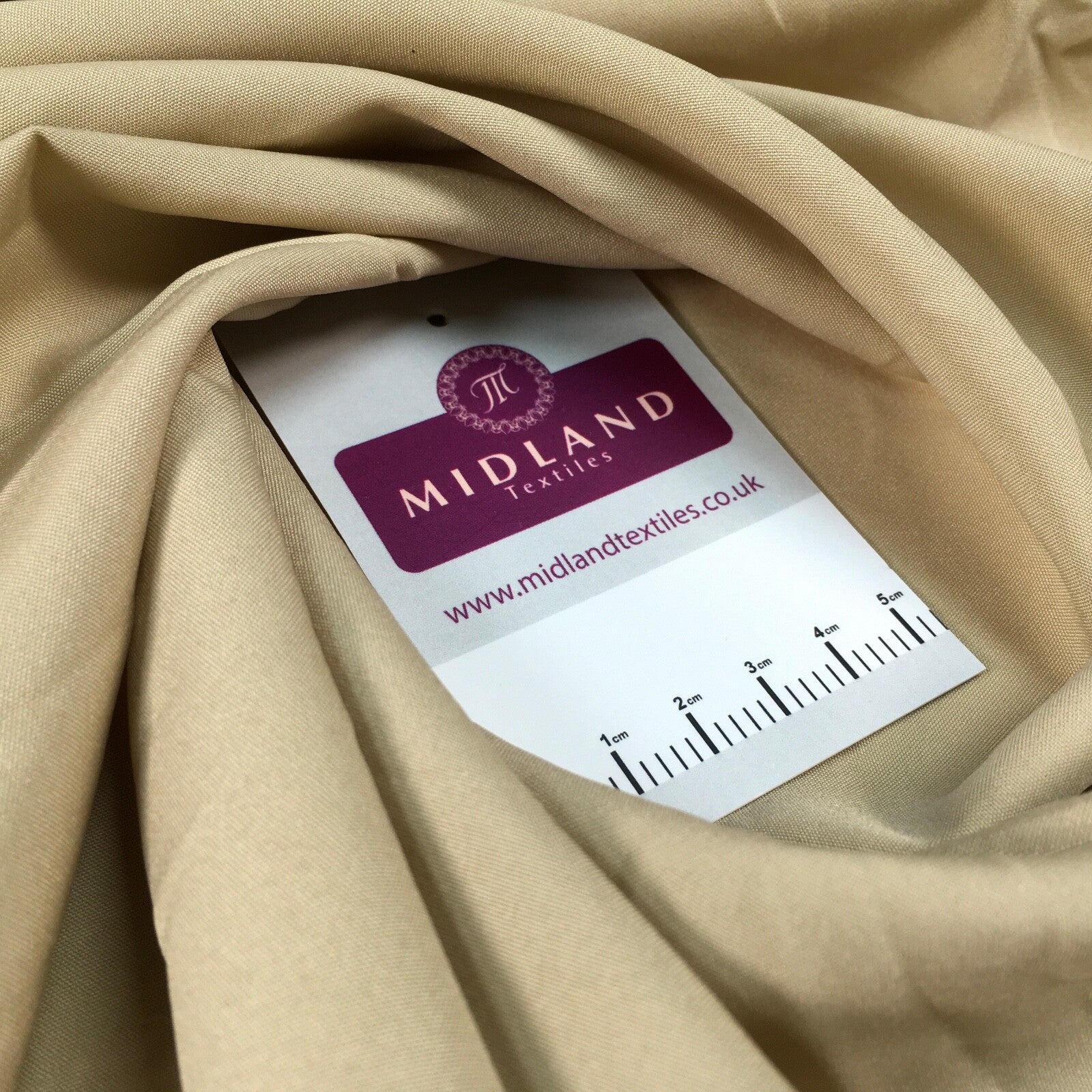 £2.99 Plain Soft Lightweight Lining 100% Polyester Fabric 100 cm Wide MR860