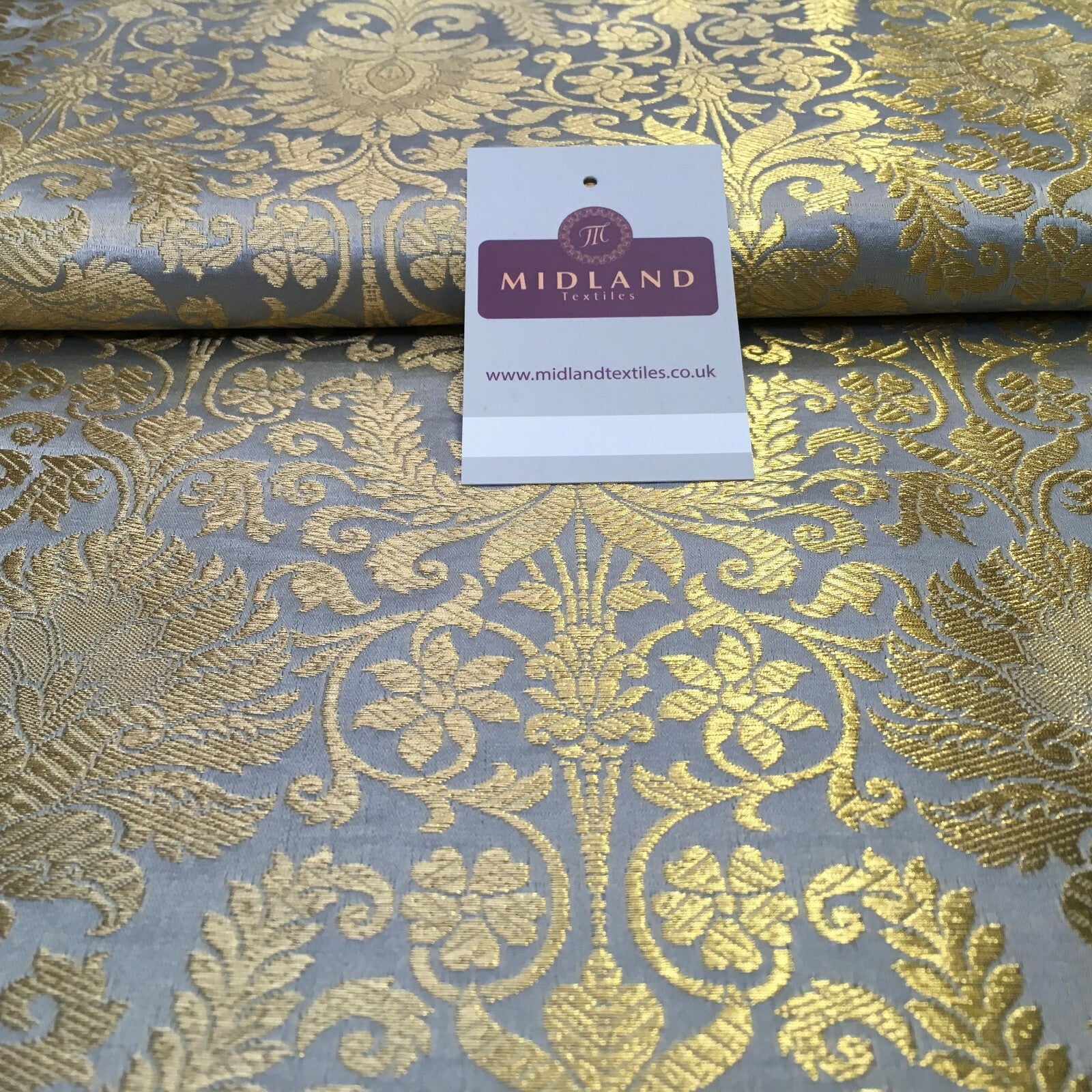 £15 Gold Floral metallic Indian faux silk banarsi Brocade fabric 45' M282