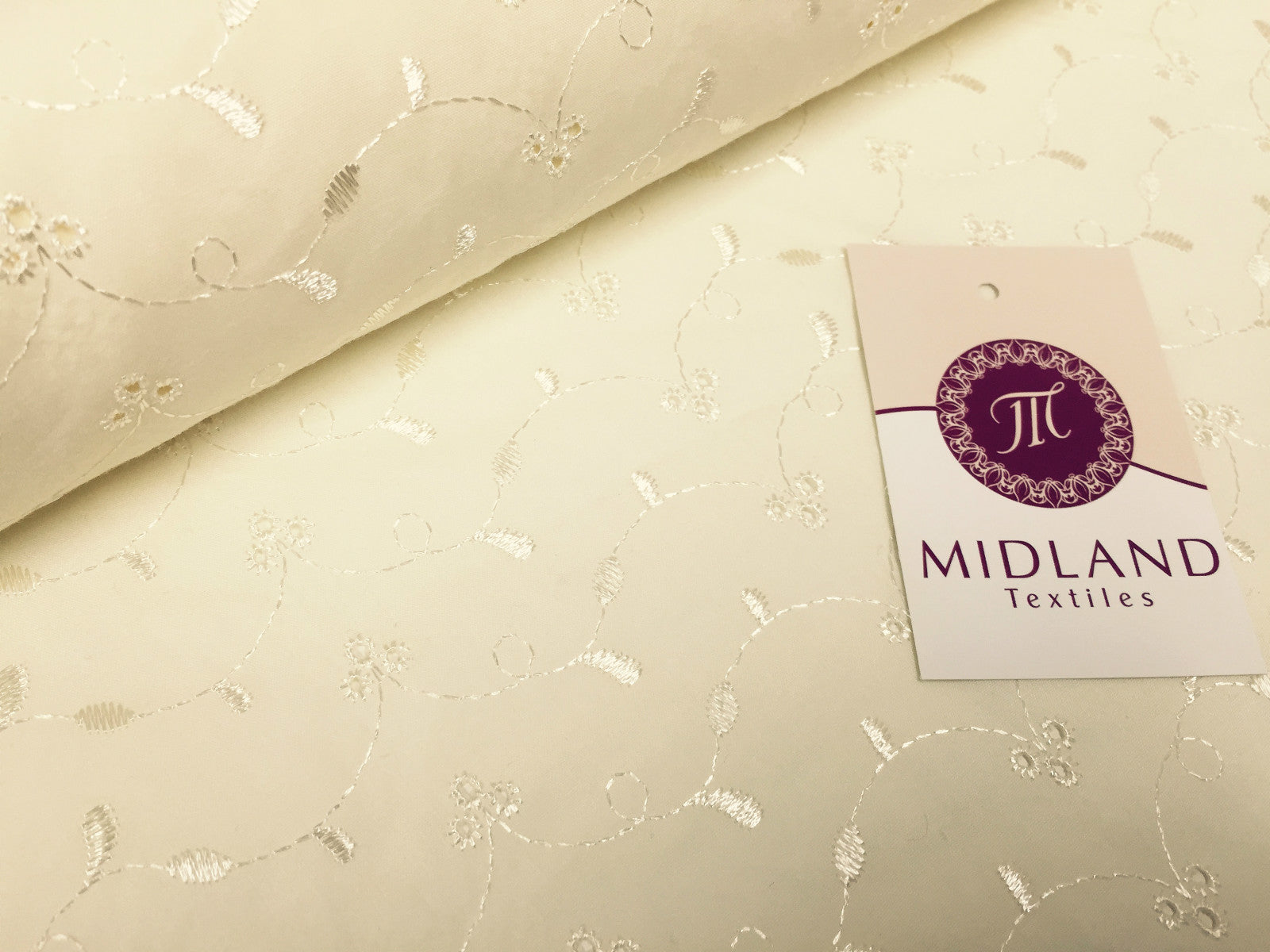 £6.50/m Broderie Anglais Poly cotton Fabric 3 Whole per meter 45' M41 Mtex