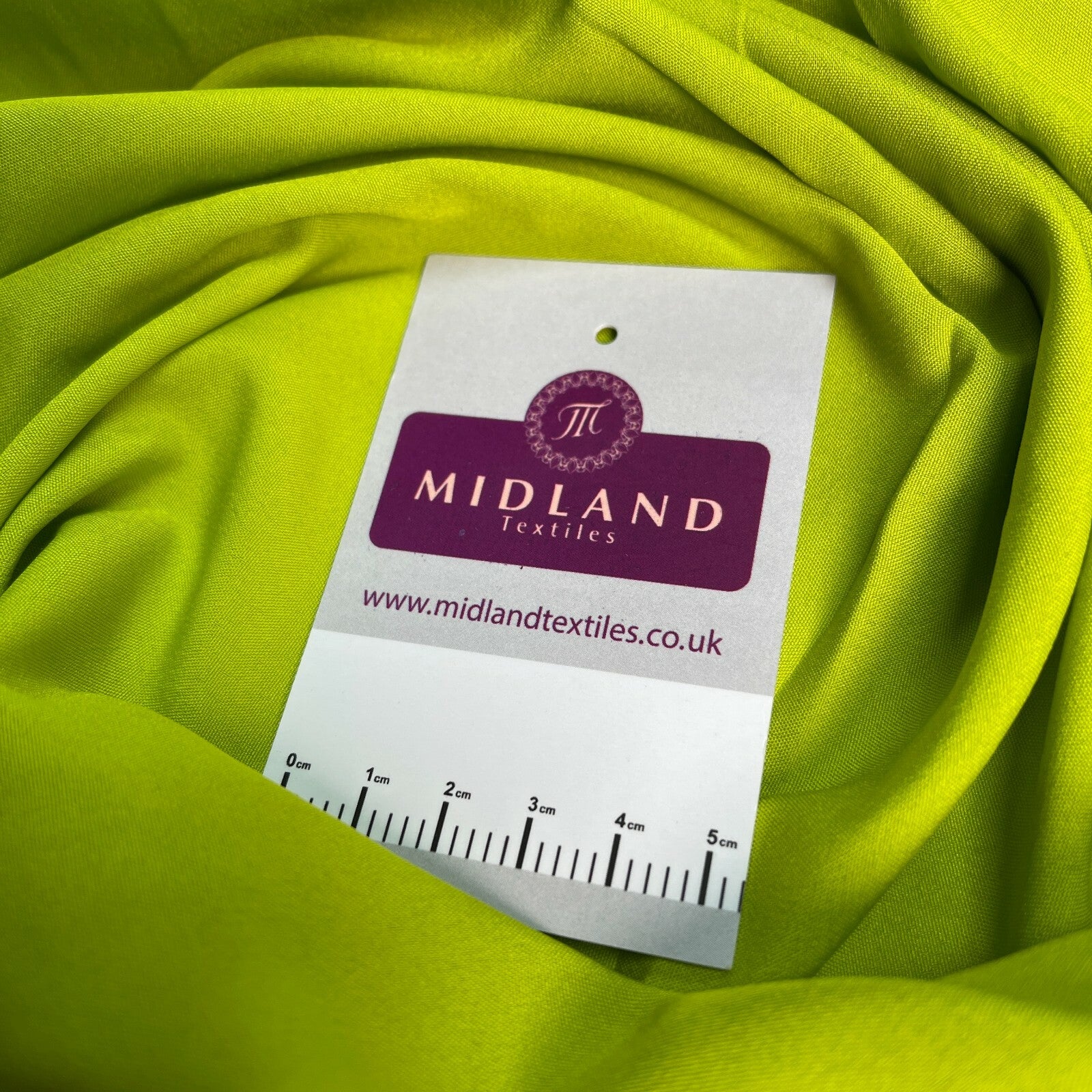 £2.99 Plain Soft Lightweight Lining 100% Polyester Fabric 100 cm Wide MR860