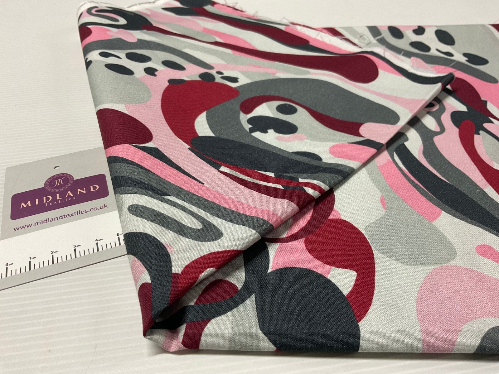 £5.99 Red Camo Abstarct Stof Crafting 100% Cotton Fabric Sold by Metre M1936