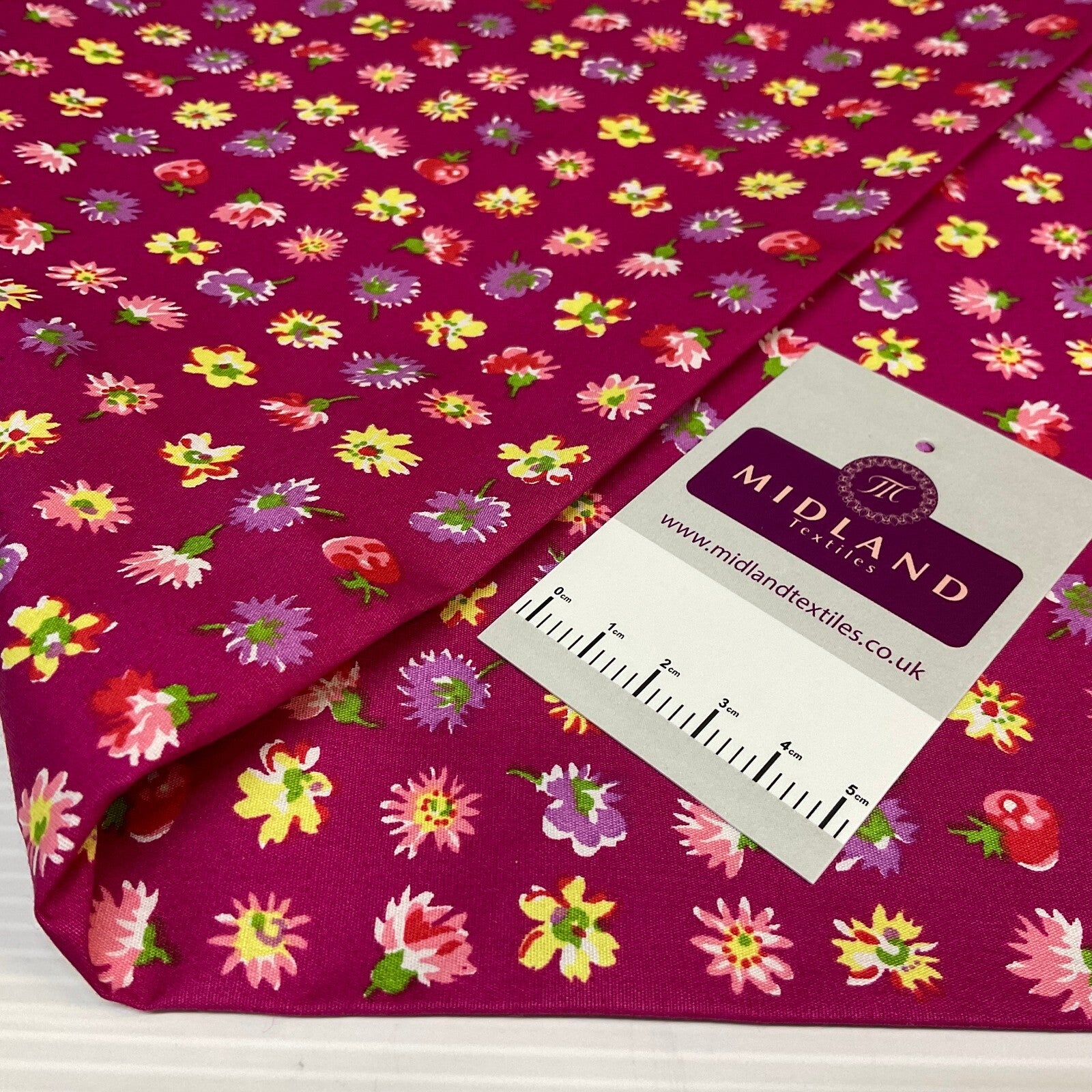 £5.99 Water Lily Floral Cotton Poplin dress Fabric sold by the meter M1916