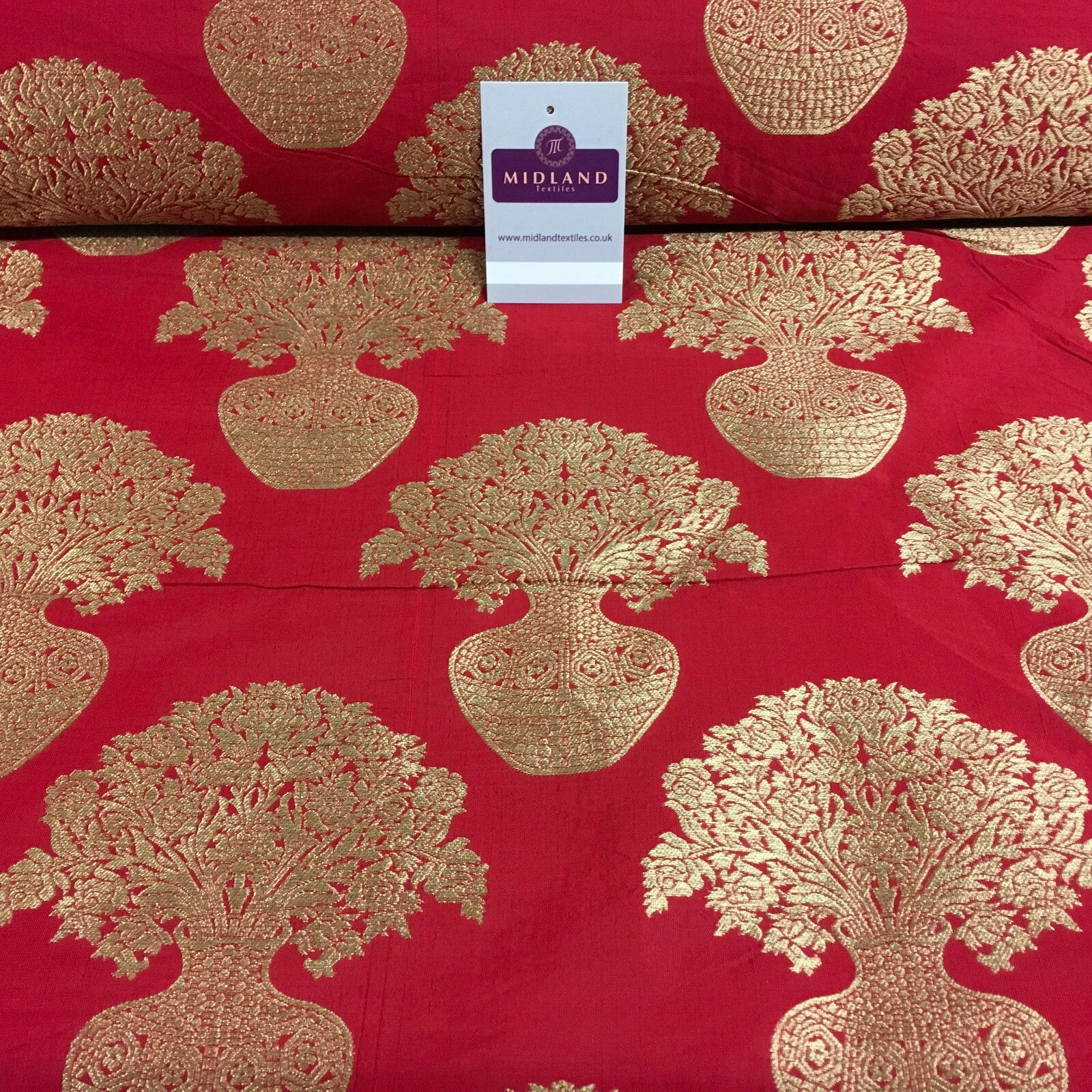 £12.99 Indian Gold Large Flower Vase Banarsi Brocade fabric 147 cm Wide MN1099