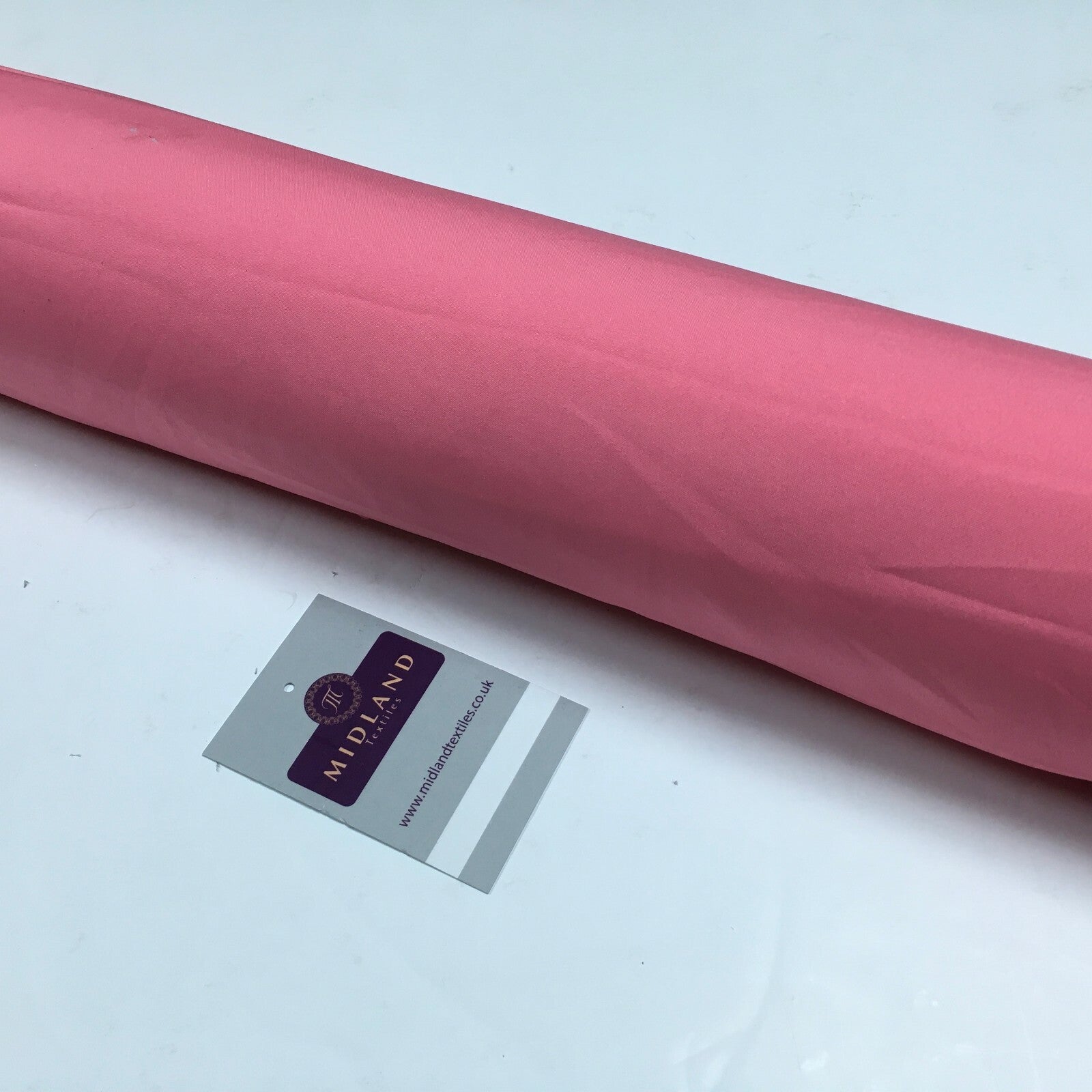£2.99 Plain Soft Lightweight Lining 100% Polyester Fabric 100 cm Wide MR860