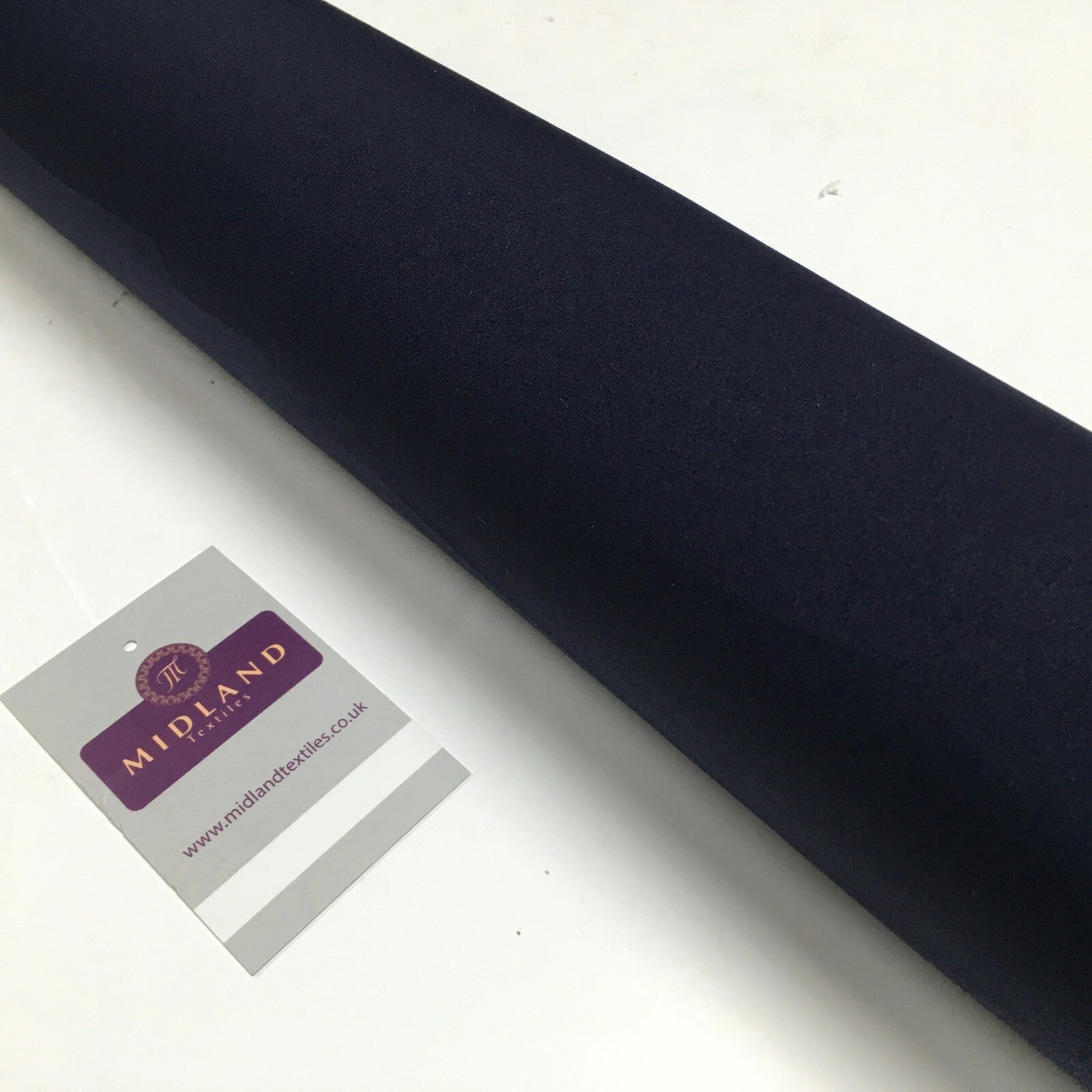 £2.99 Plain Soft Lightweight Lining 100% Polyester Fabric 100 cm Wide MR860