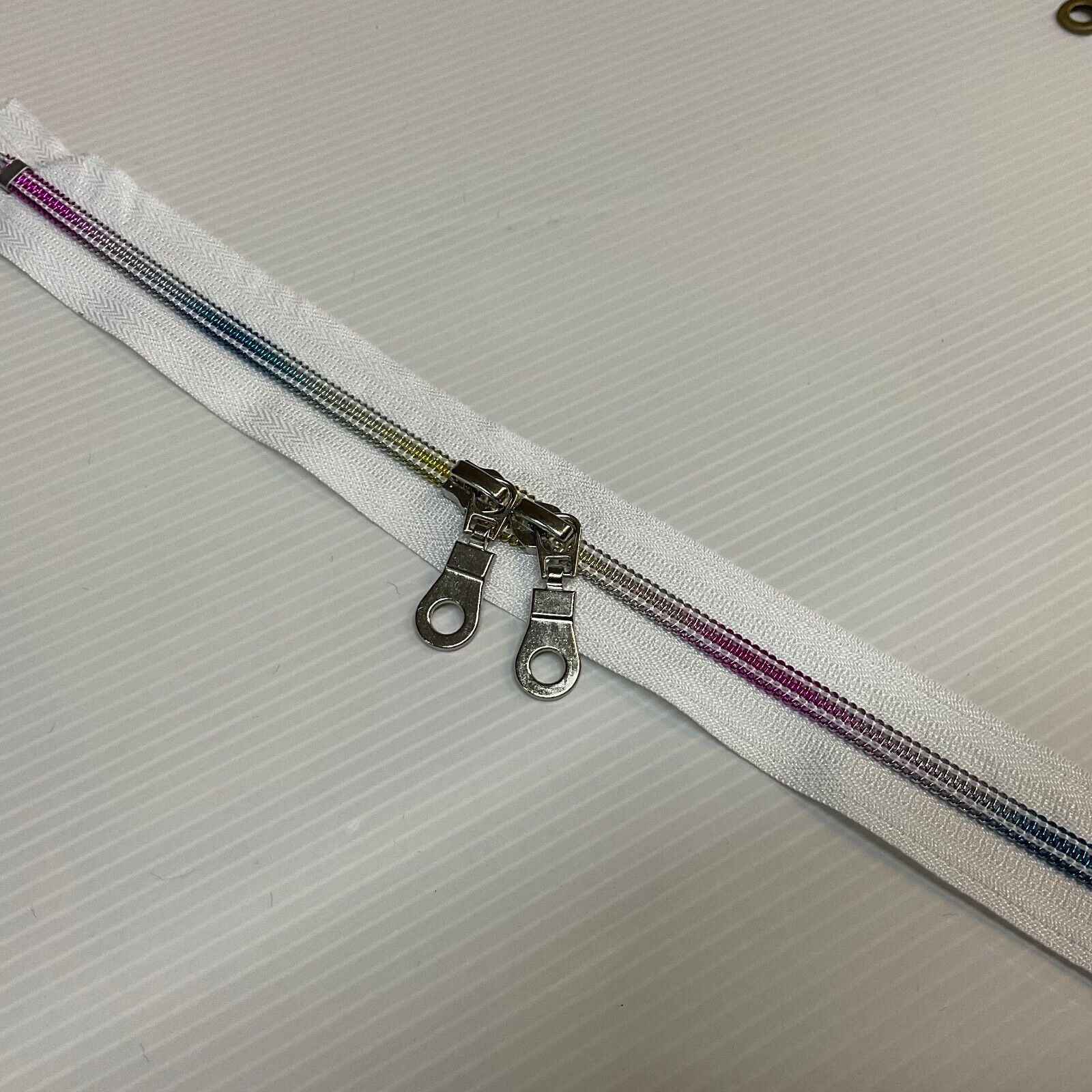 1pcs 16' 40cm Long Handbag 0 Zip Rainbow Black White Brass M1959