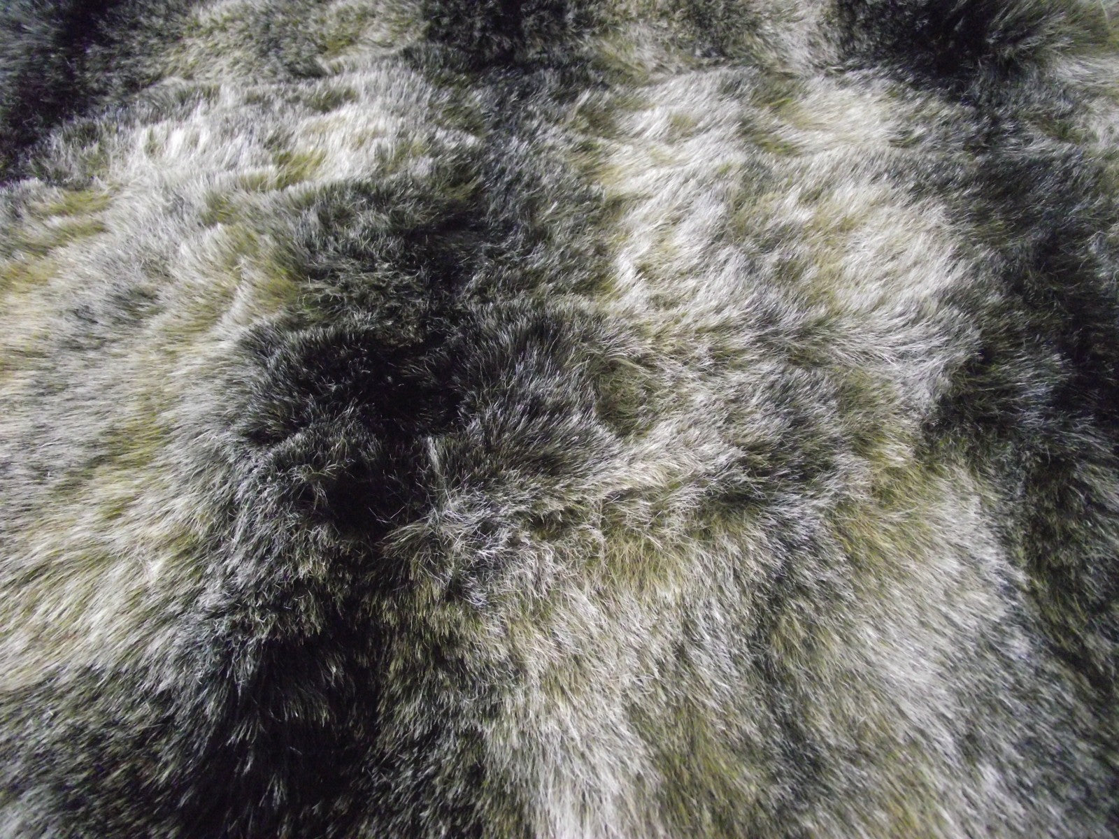 £29.99 Luxury Plain Faux Fur 25mm soft Pile ideal for throws 58' Wide MT933