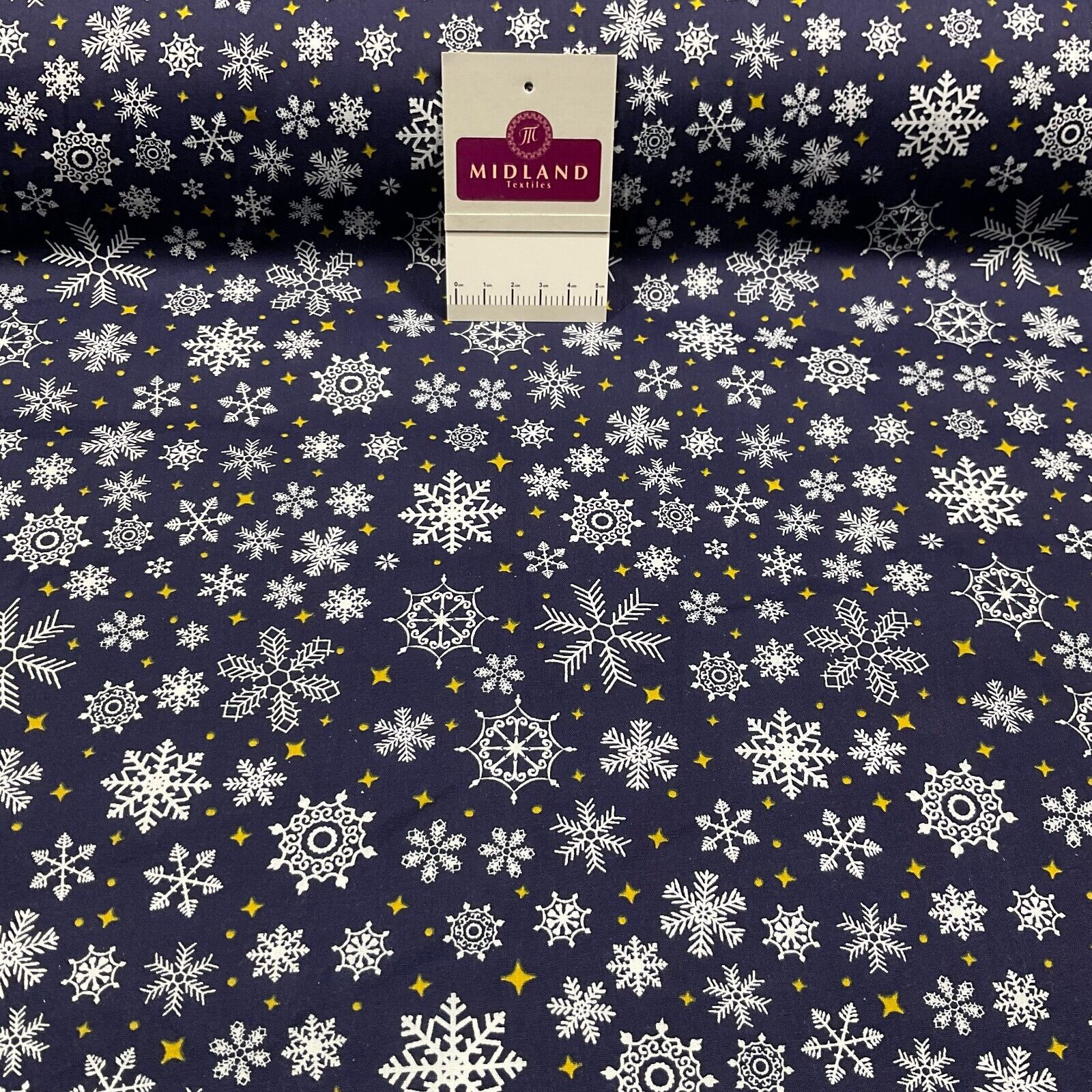 Assorted Christmas xmas Printed crafting  Santa Holly Reindeers fabric M1682