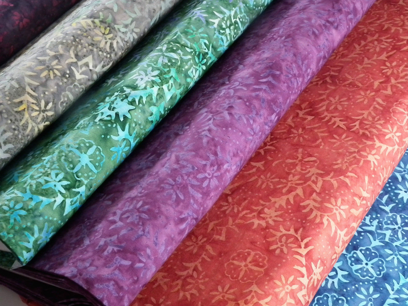 Fabric Freedom Floral Bali Batik Print Fabric 100% Cotton 40' Wide M533 Mtex