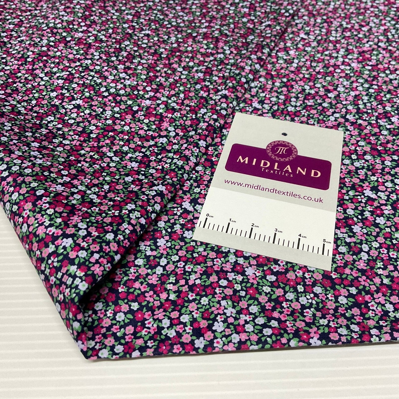 £5.99 Peony small floral Cotton Poplin dress Fabric sold by the meter M1904