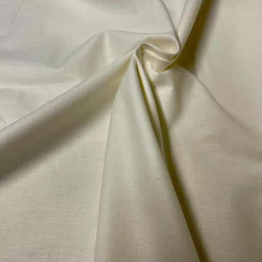 100% Cotton Sheeting fabric ideal for bedding, backdrops & Crafting 94" M702