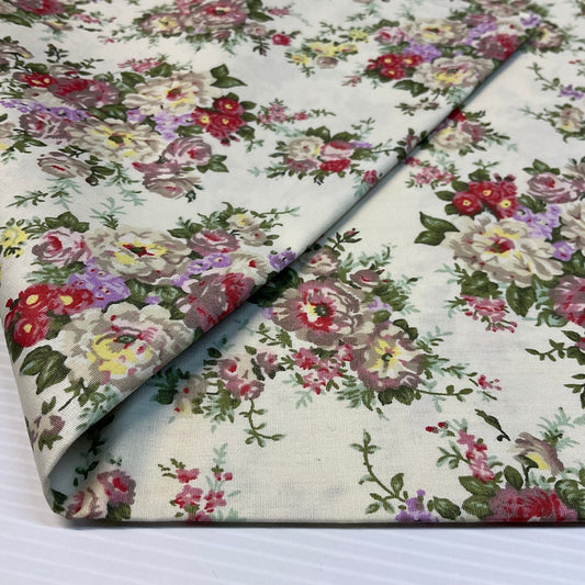 £5.99 Musky Floral vintage style Cotton Poplin dress Fabric M1899