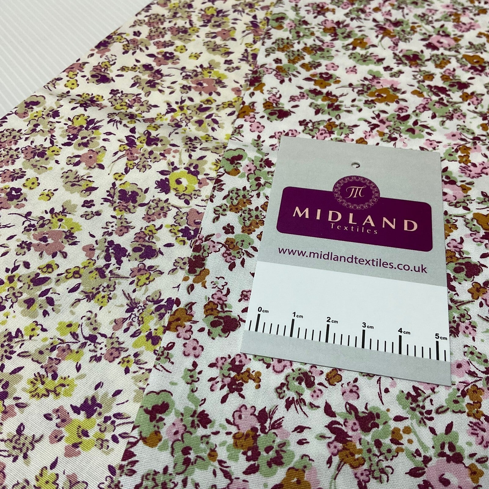 £5.99 Small floral Heather Cotton Poplin dress Fabric sold by the meter M1919