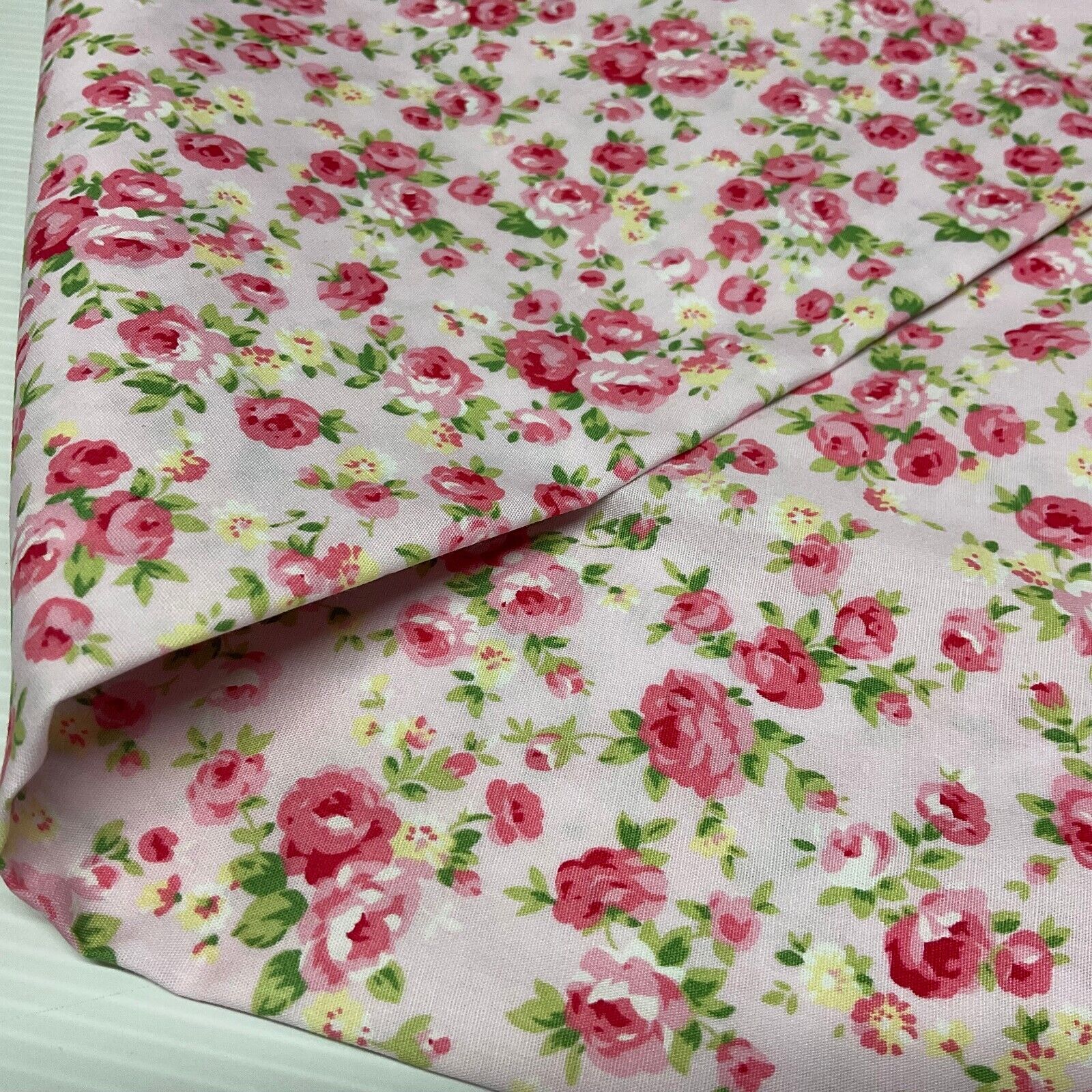 Classic Rose Floral Cotton Poplin dress Fabric Sold by the meter M1895