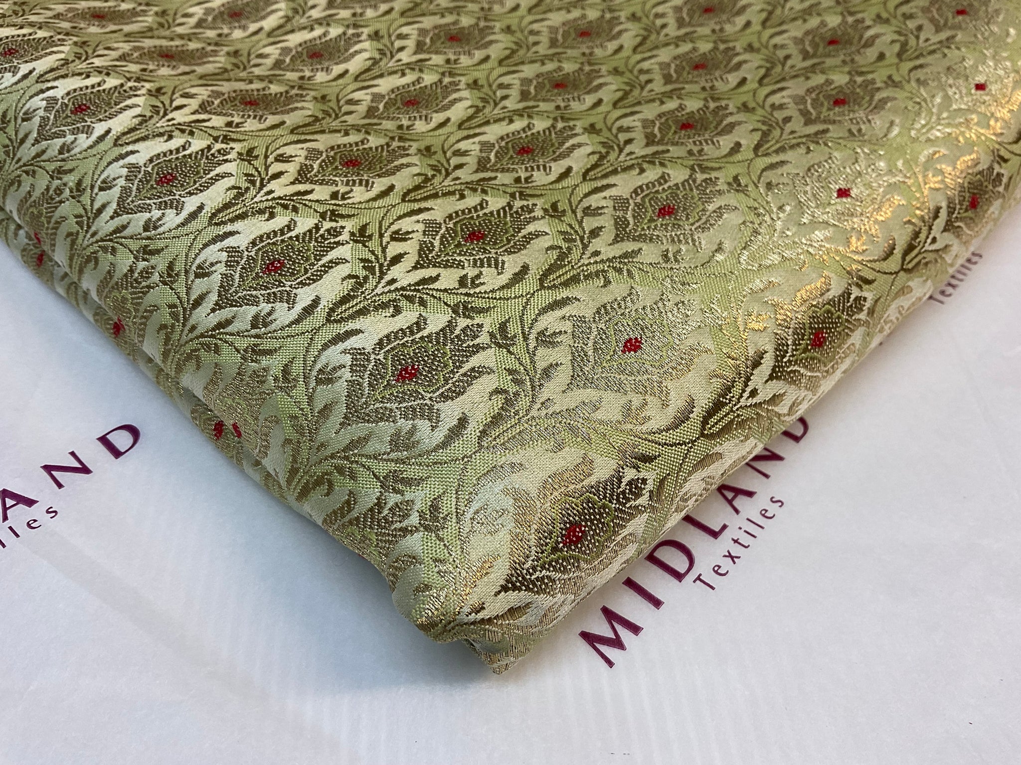 Indian Floral wedding Banarsi Brocade Fabric 114cm wide M1775