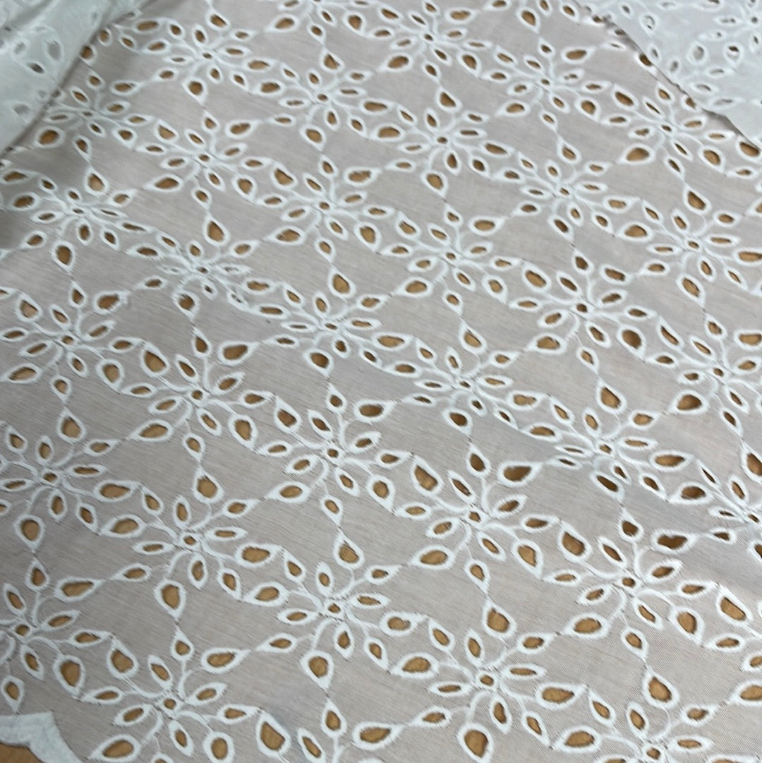 Broderie Anglaise cotton eyelet lace Fabric 55' Wide M992