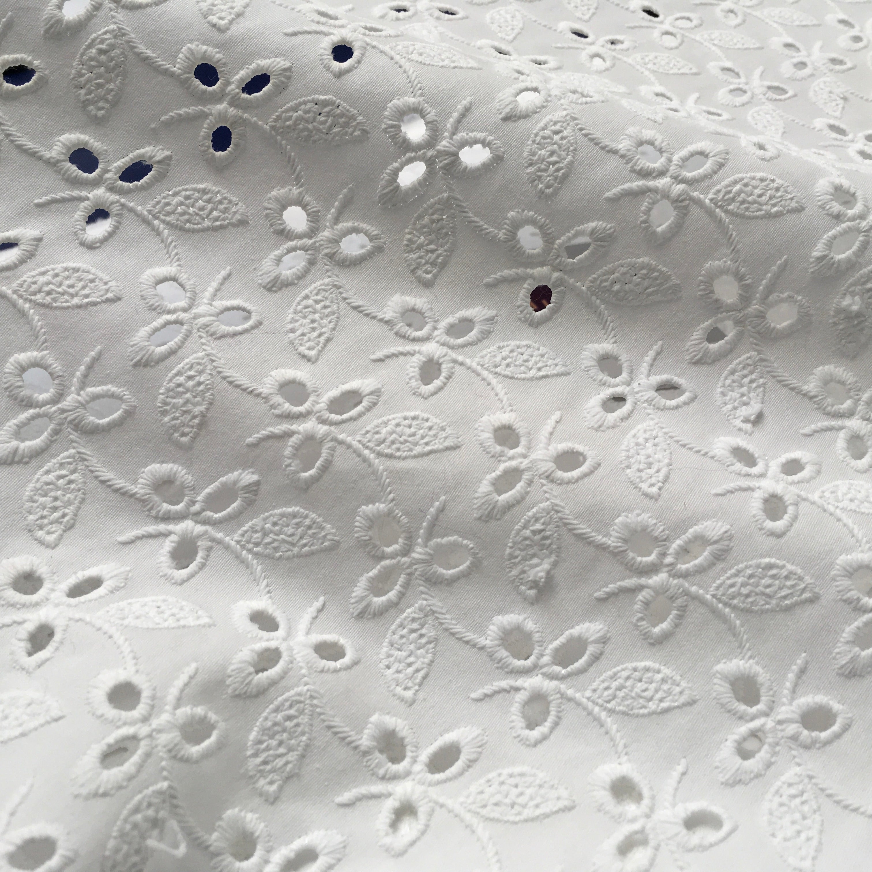 Broderie Anglaise cotton eyelet lace Fabric 55' Wide M992