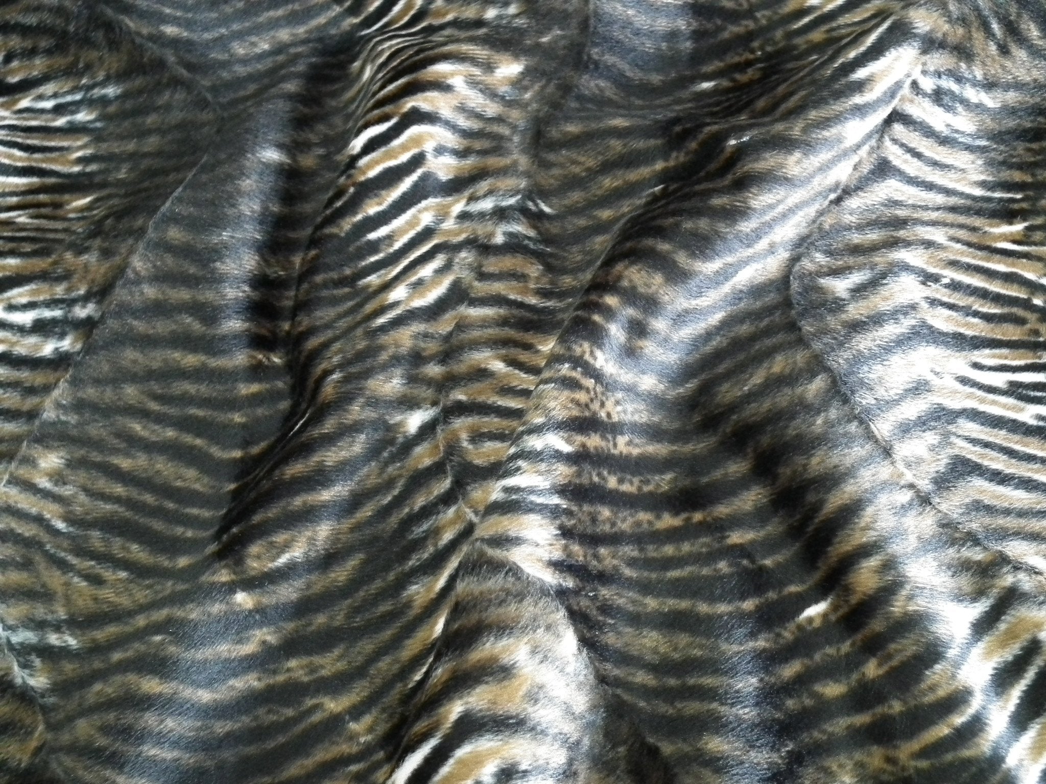 2025 ANIMAL PRINT VELBOA FAUX FUR VELOUR FABRIC CRAFT MATERIAL 60' WIDE M220