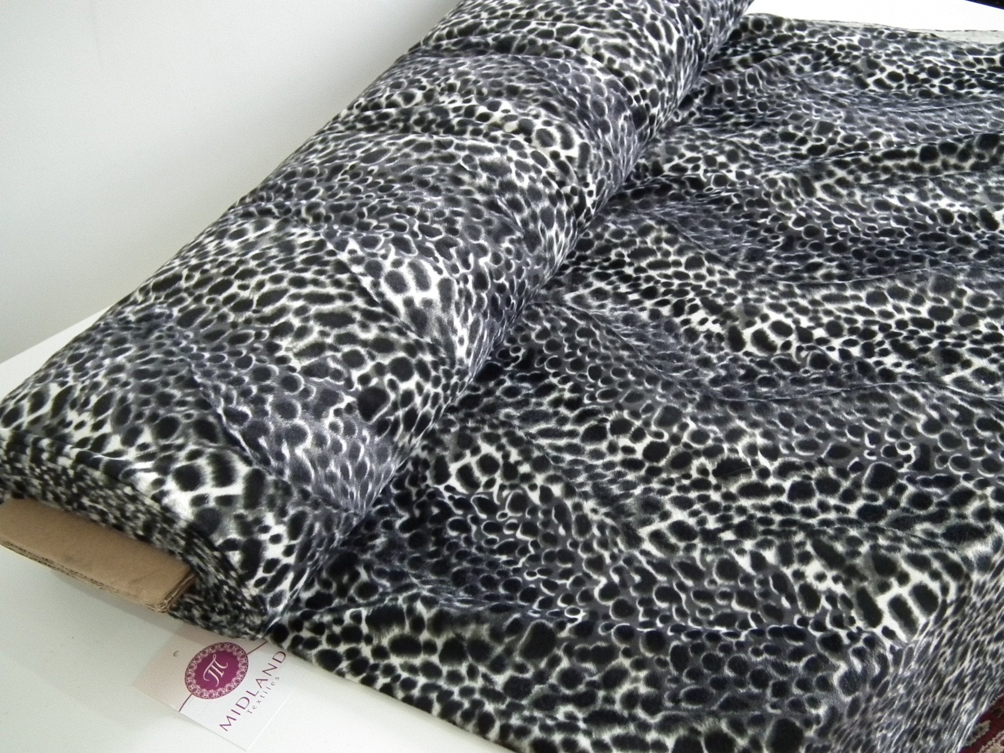 2025 ANIMAL PRINT VELBOA FAUX FUR VELOUR FABRIC CRAFT MATERIAL 60' WIDE M220