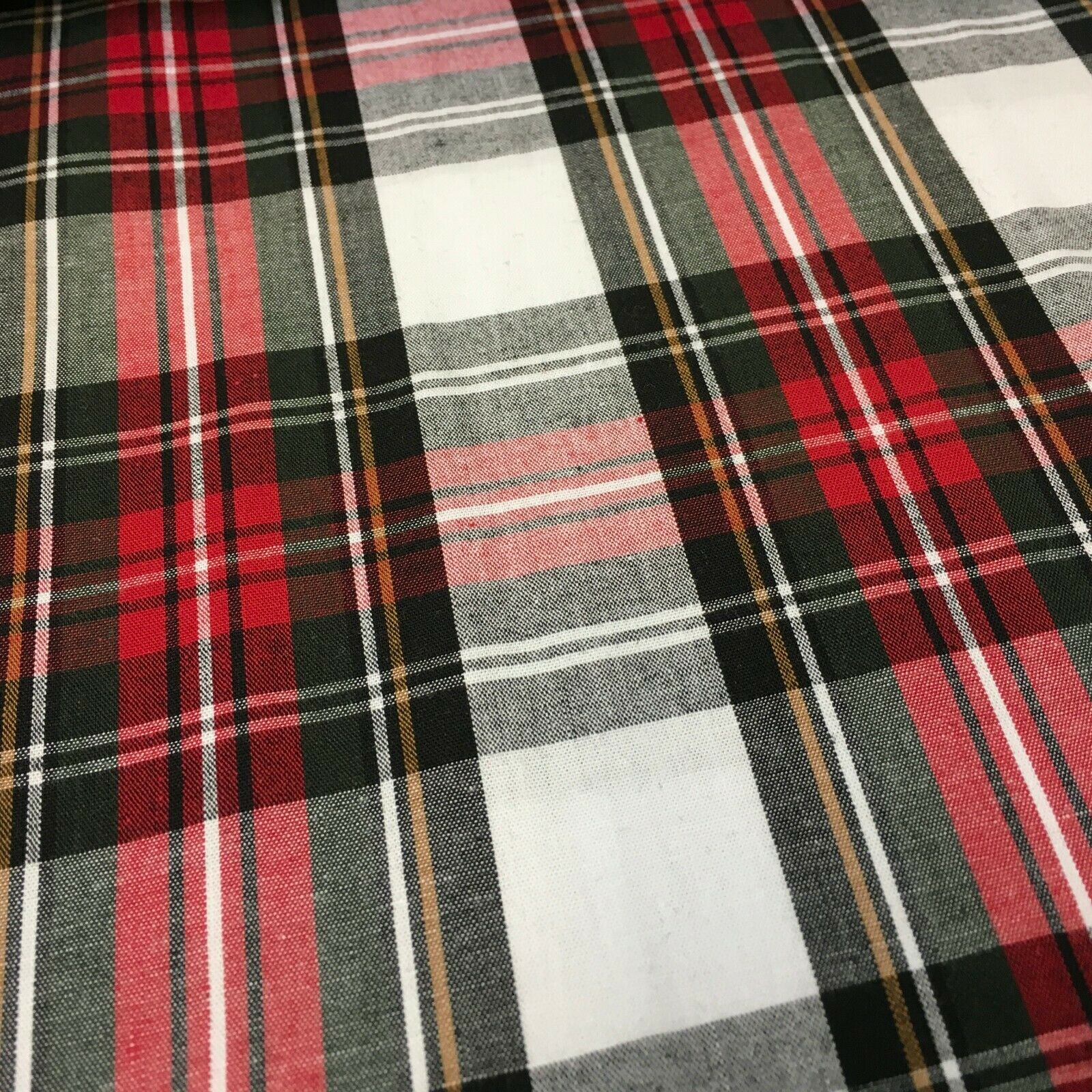 Flat Tartan Woven 100% Cotton Poplin ideal for clothing Fabric 147cm Wide MD1053
