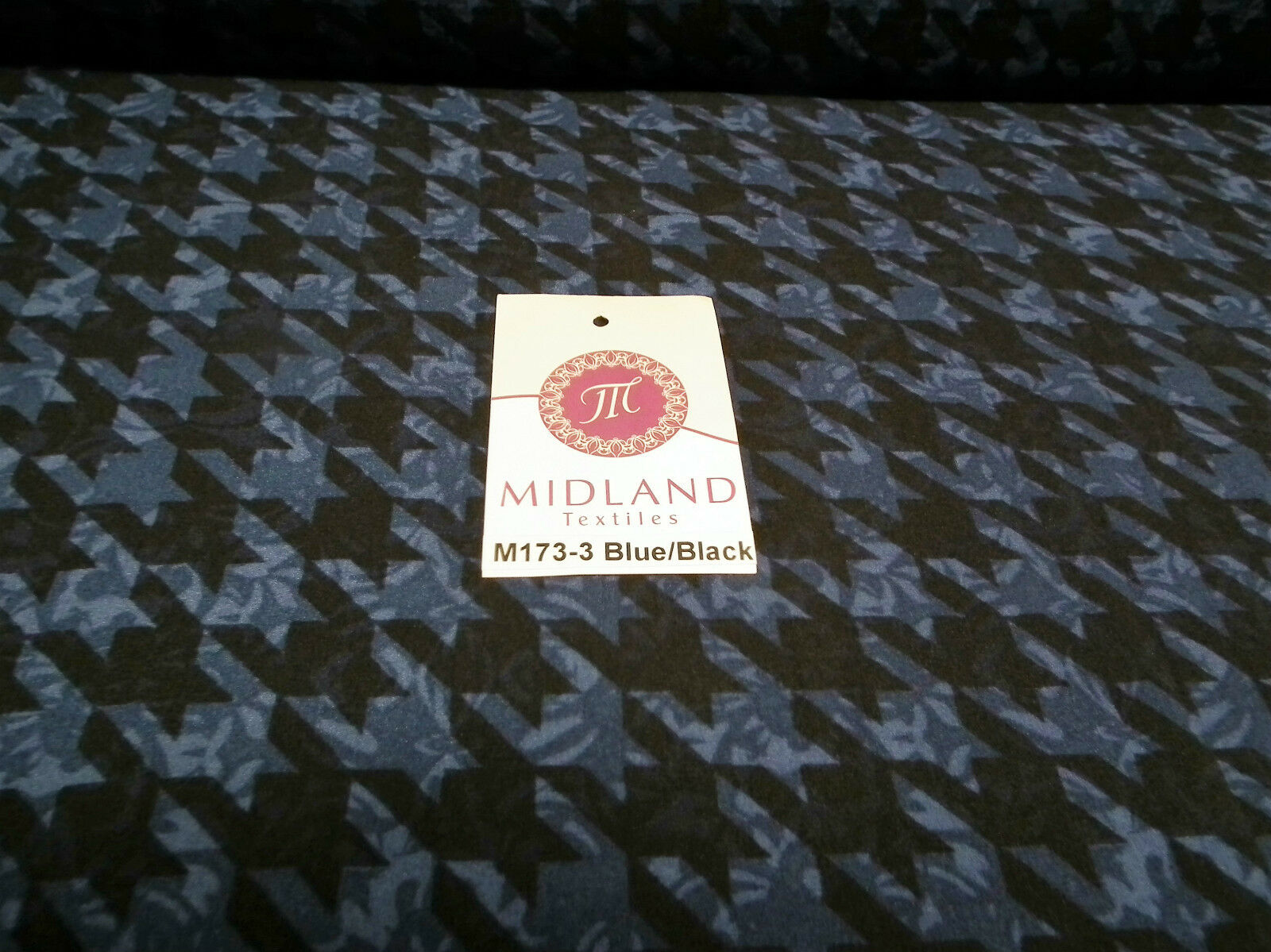 Dogtooth houndstooth soft feel printed crepe de chine fabric 58' M173 Mtex