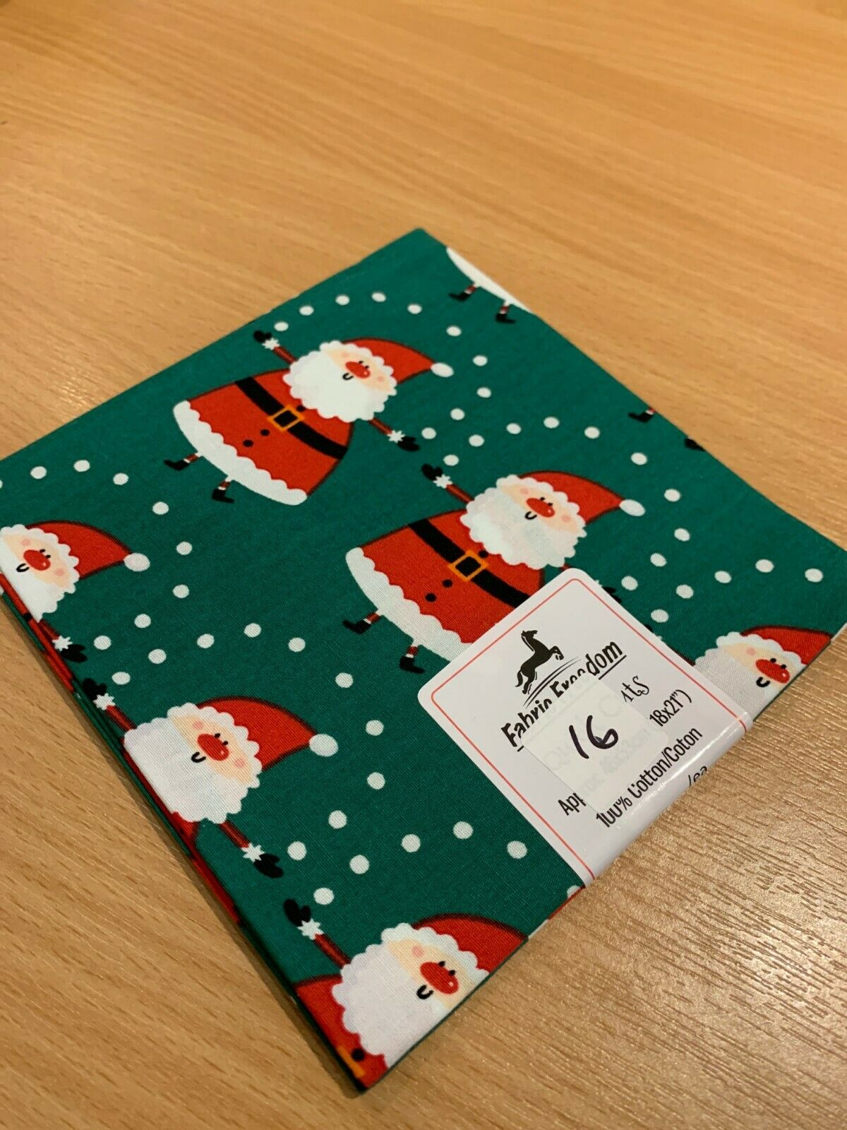 Christmas 100% Cotton pre-cut Fat quarters 46cm x 53cm craft Fabric MK1459