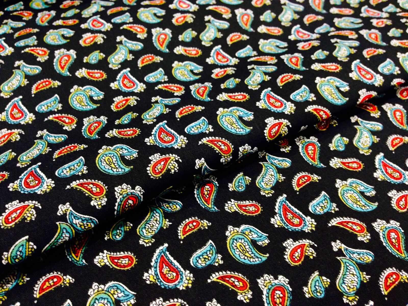 100% Cotton Printed Fabric 58' Wide Paisley Small - Per Metre- M121 Mtex
