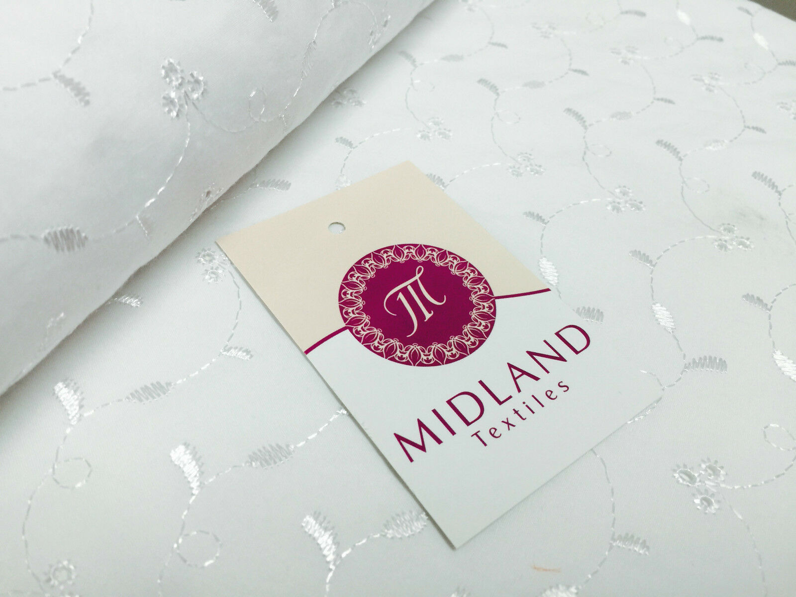 Broderie Anglais Poly cotton Fabric 3 Whole per meter 45' M41 Mtex