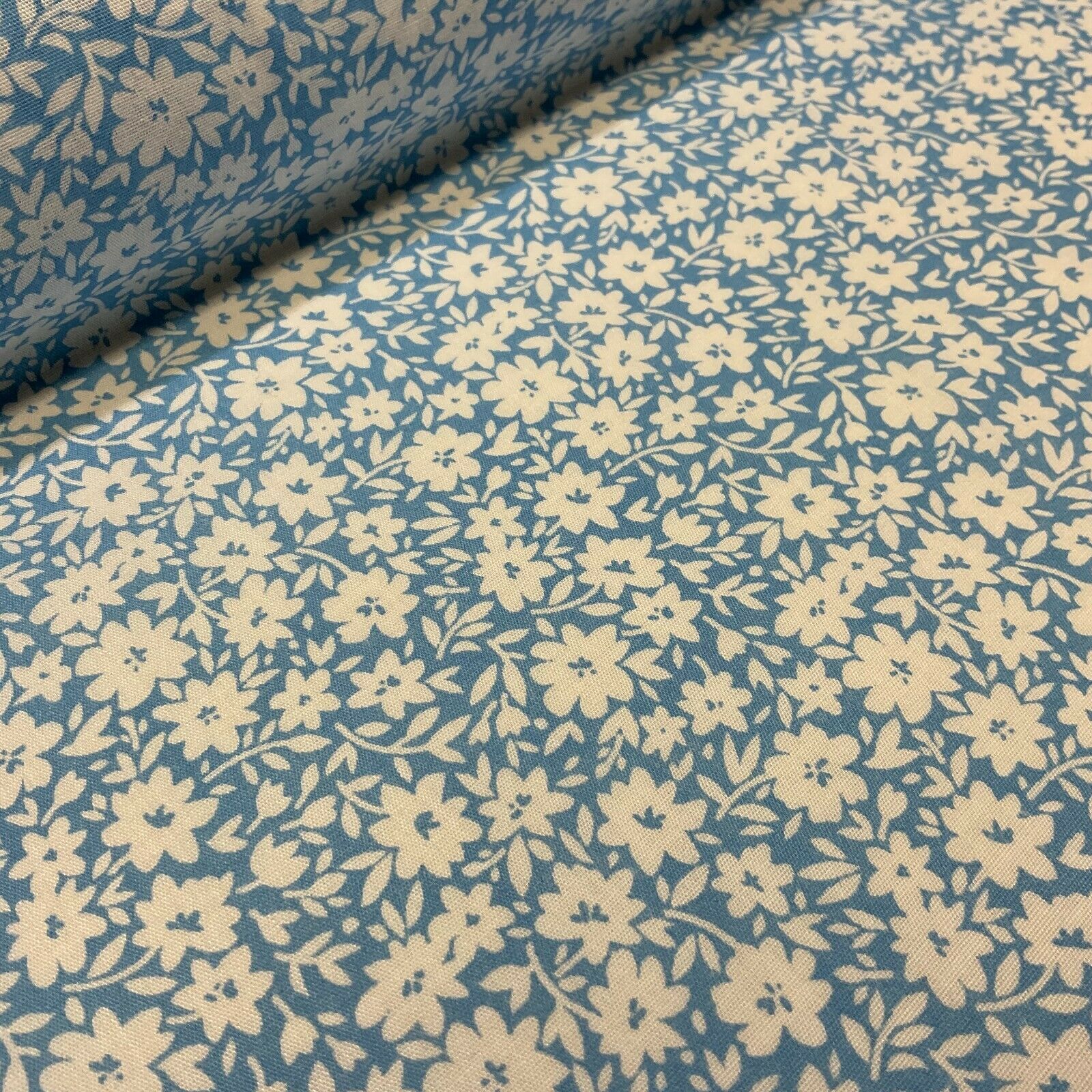 Small Floral ditsy Poly cotton printed lightweight fabric M1615