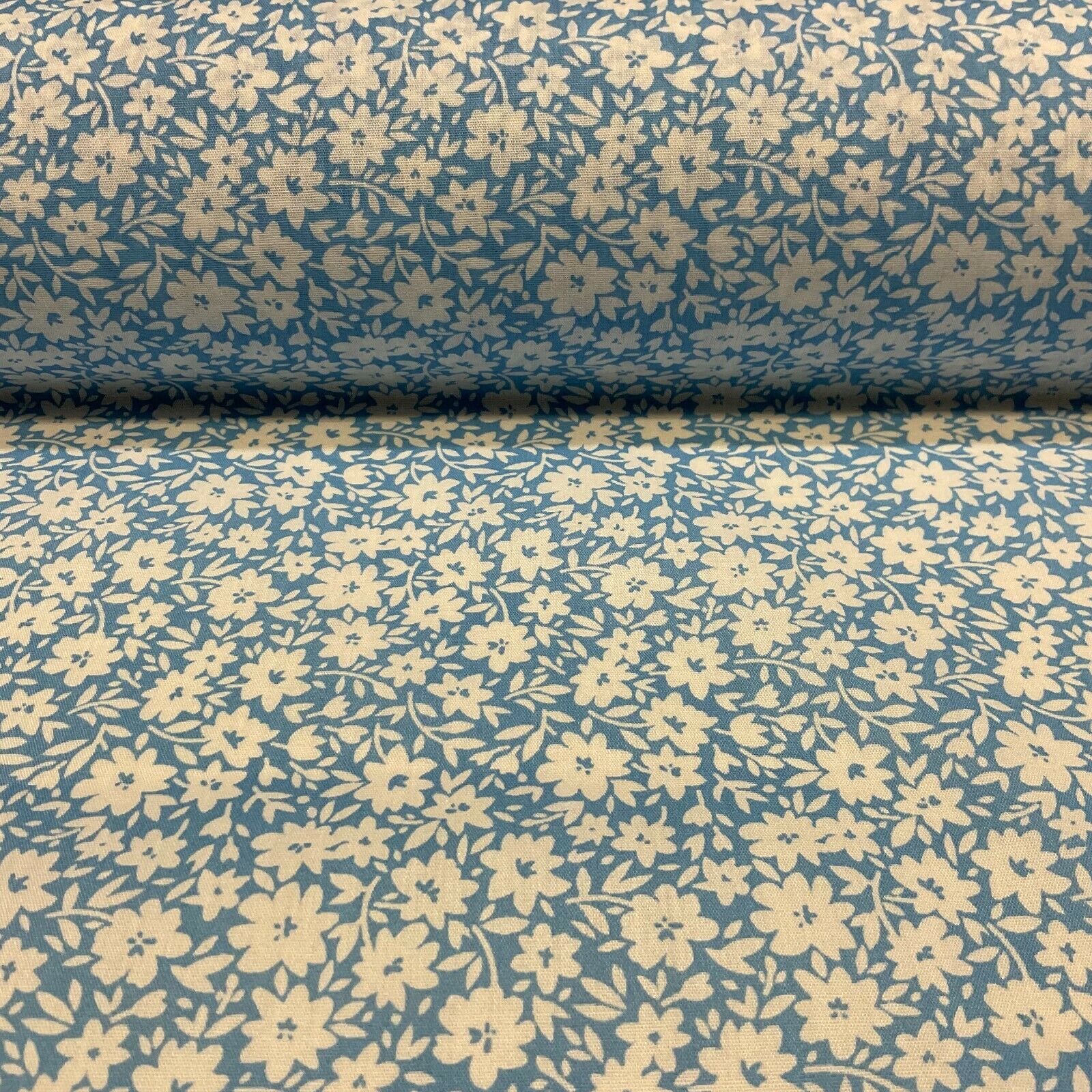 Small Floral ditsy Poly cotton printed lightweight fabric M1615