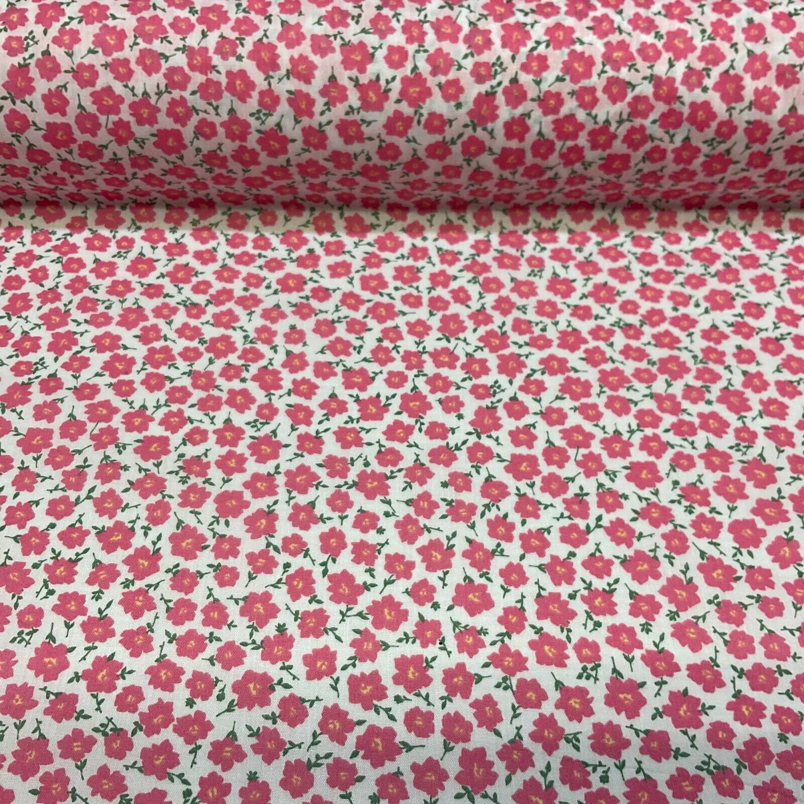 Spring Summer Small Floral Poly cotton printed lightweight fabric M1618