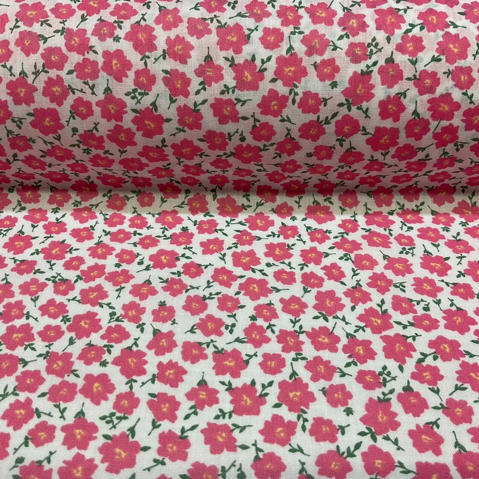 Spring Summer Small Floral Poly cotton printed lightweight fabric M1618