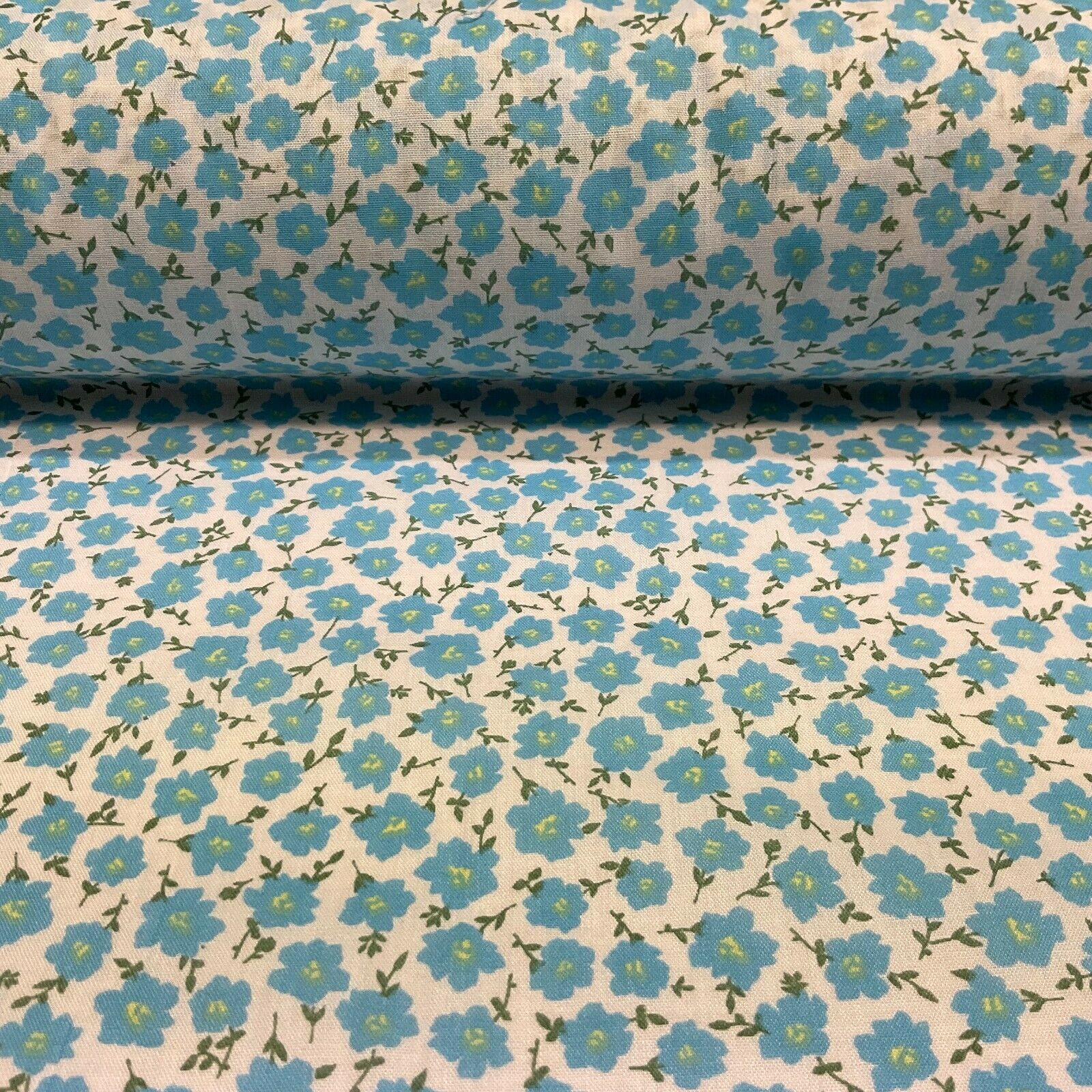 Spring Summer Small Floral Poly cotton printed lightweight fabric M1618