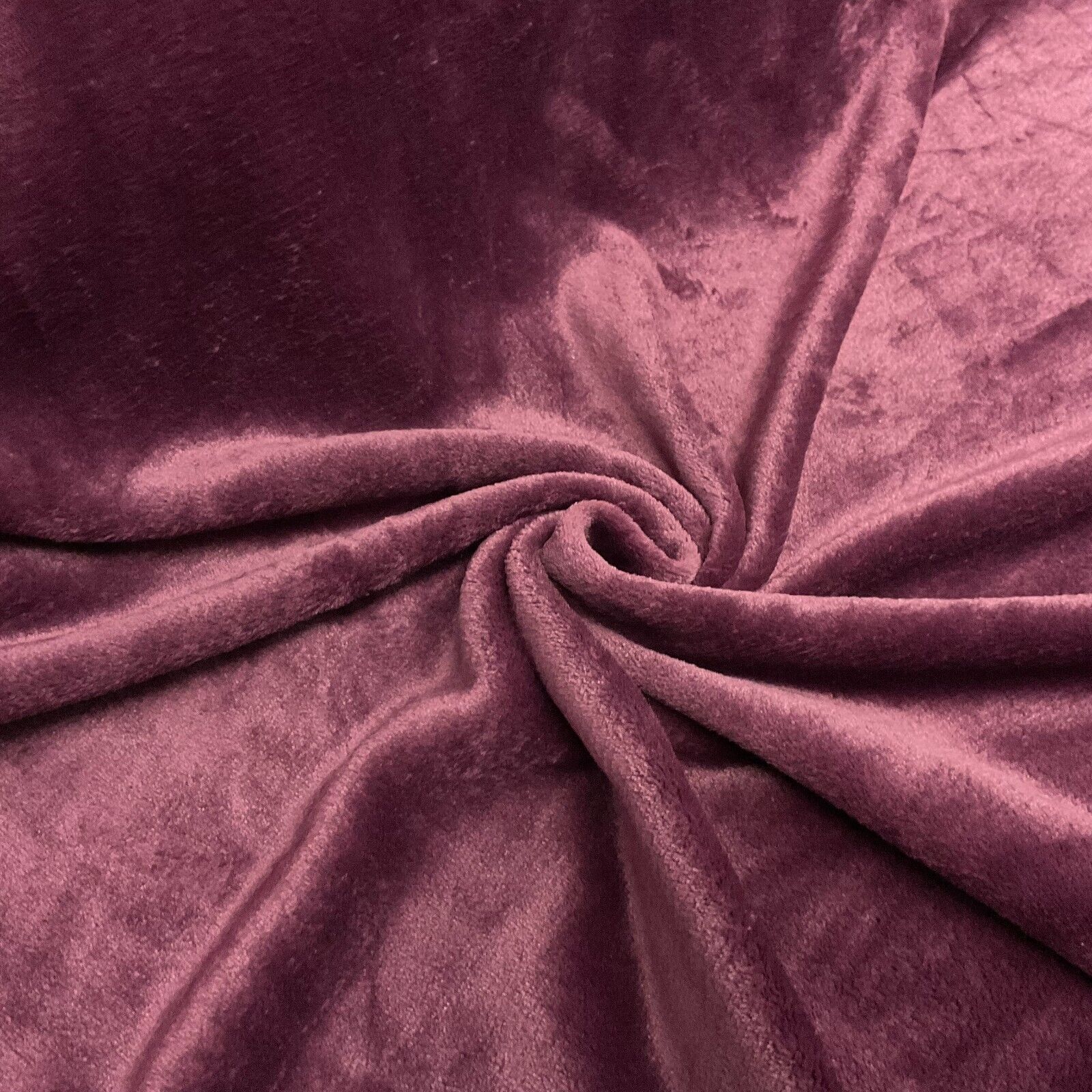 Plain Cuddle fleece ideal for gowns, scarfs, fleece, fabric  148cm M1668