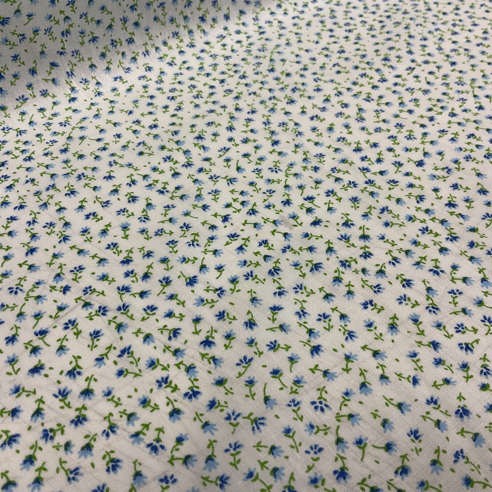 Small Vintage Ditsy Floral Poly cotton printed fabric 110cm Wide M1702