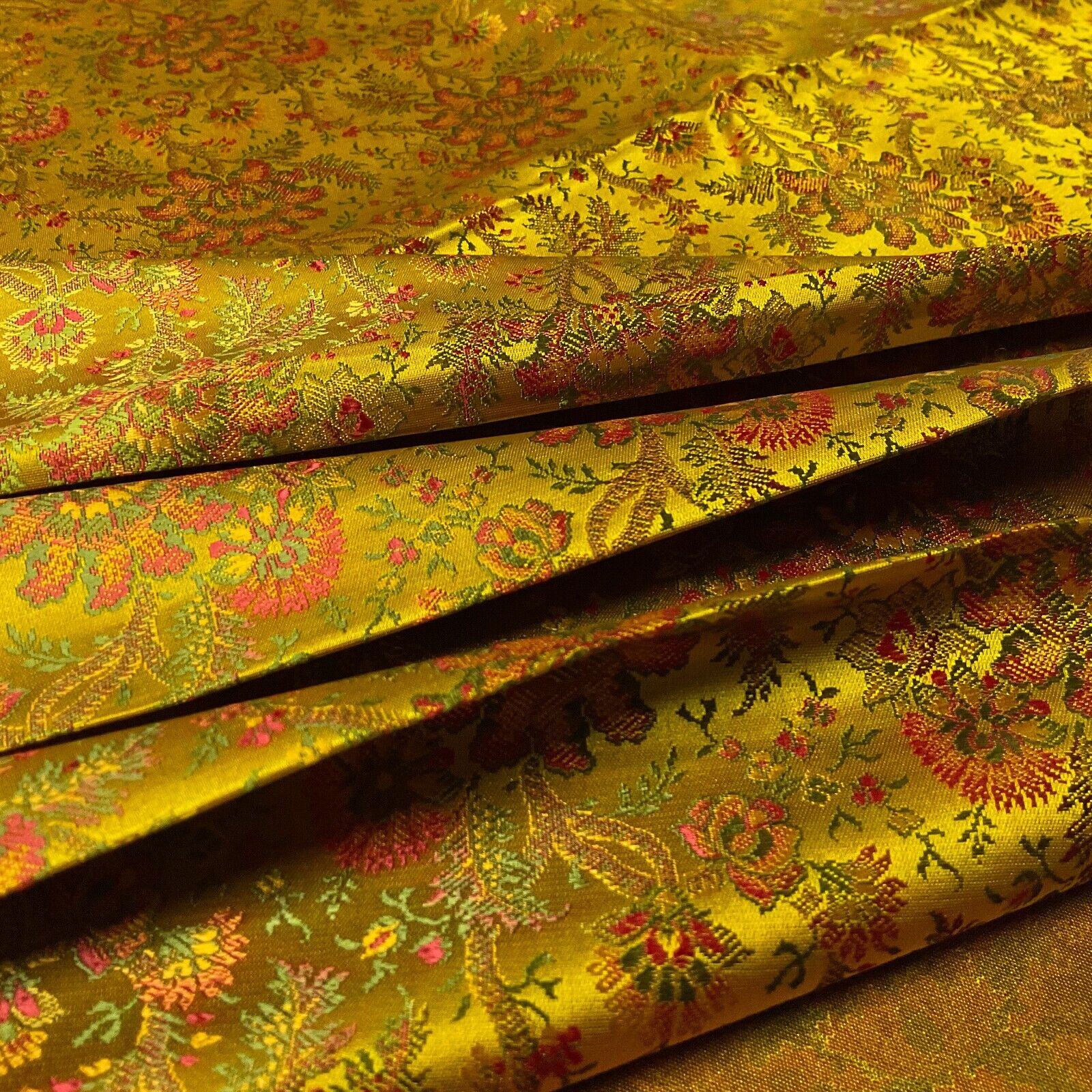 Ornamental Floral Silk Kingkhab wedding Brocade Fabric 111cm wide M1731