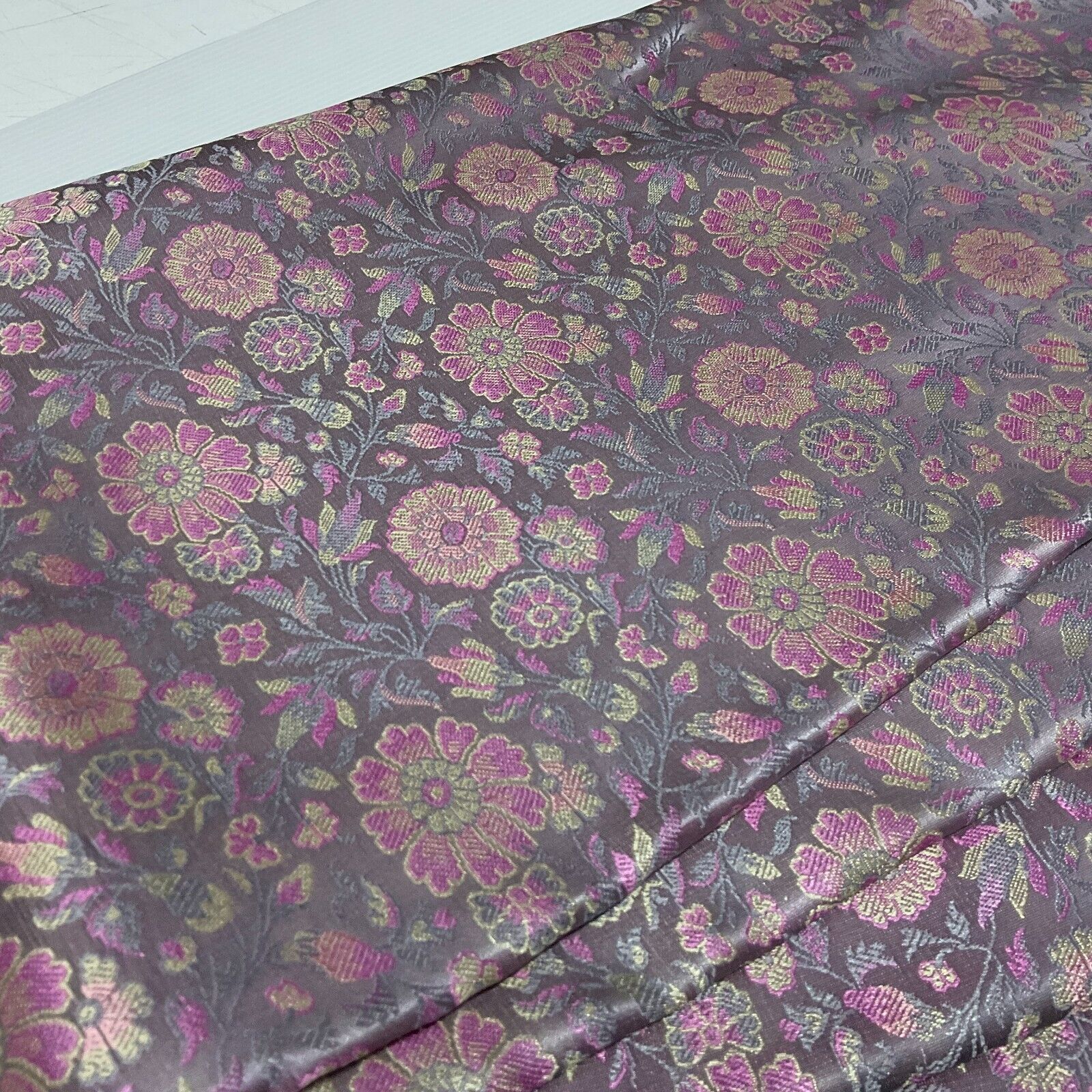 Small Floral Silk Kingkhab wedding Brocade Fabric 111cm wide M1733