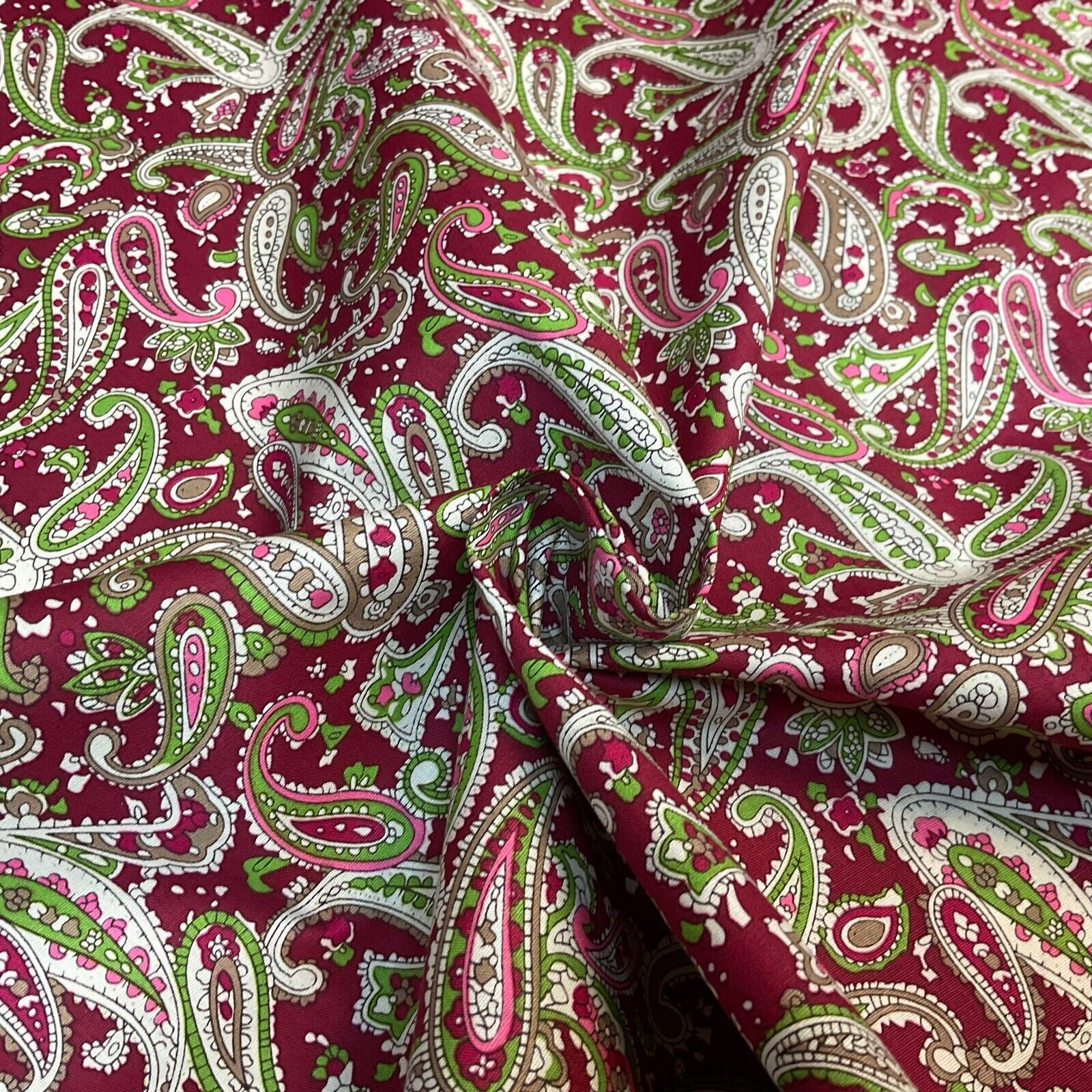 Paisley 100% cotton printed dress craft fabric 150cm wide M1736