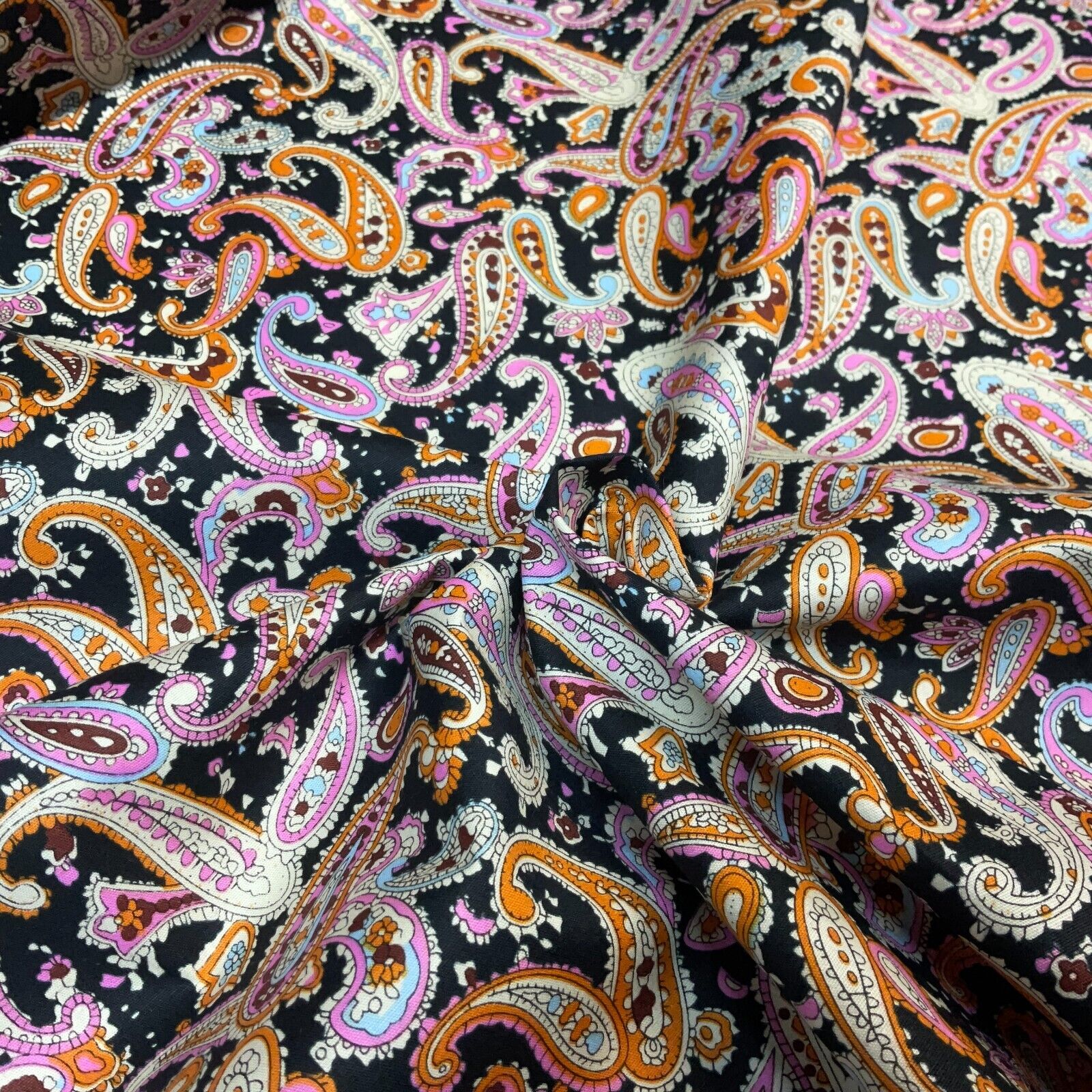 Paisley 100% cotton printed dress craft fabric 150cm wide M1736