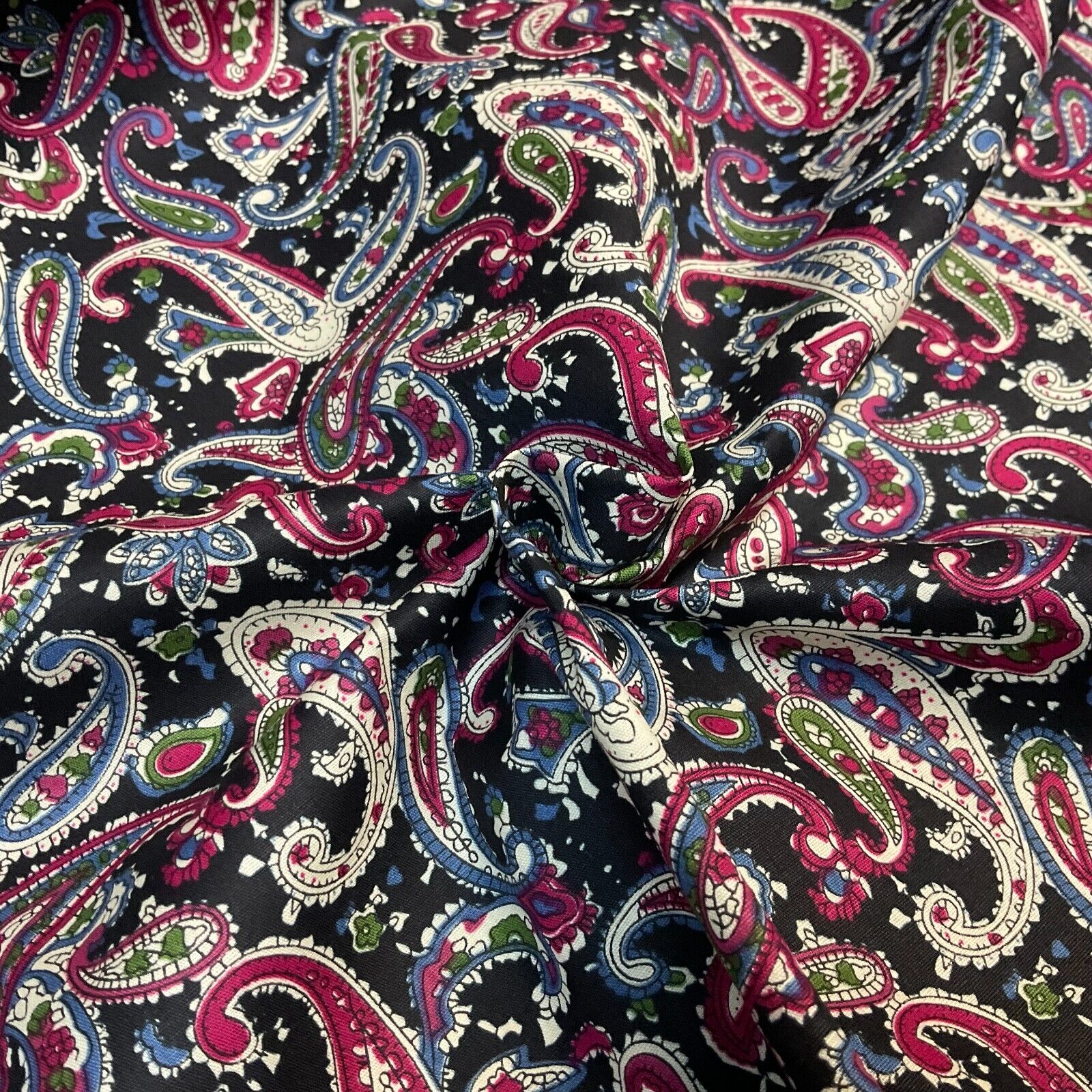 Paisley 100% cotton printed dress craft fabric 150cm wide M1736