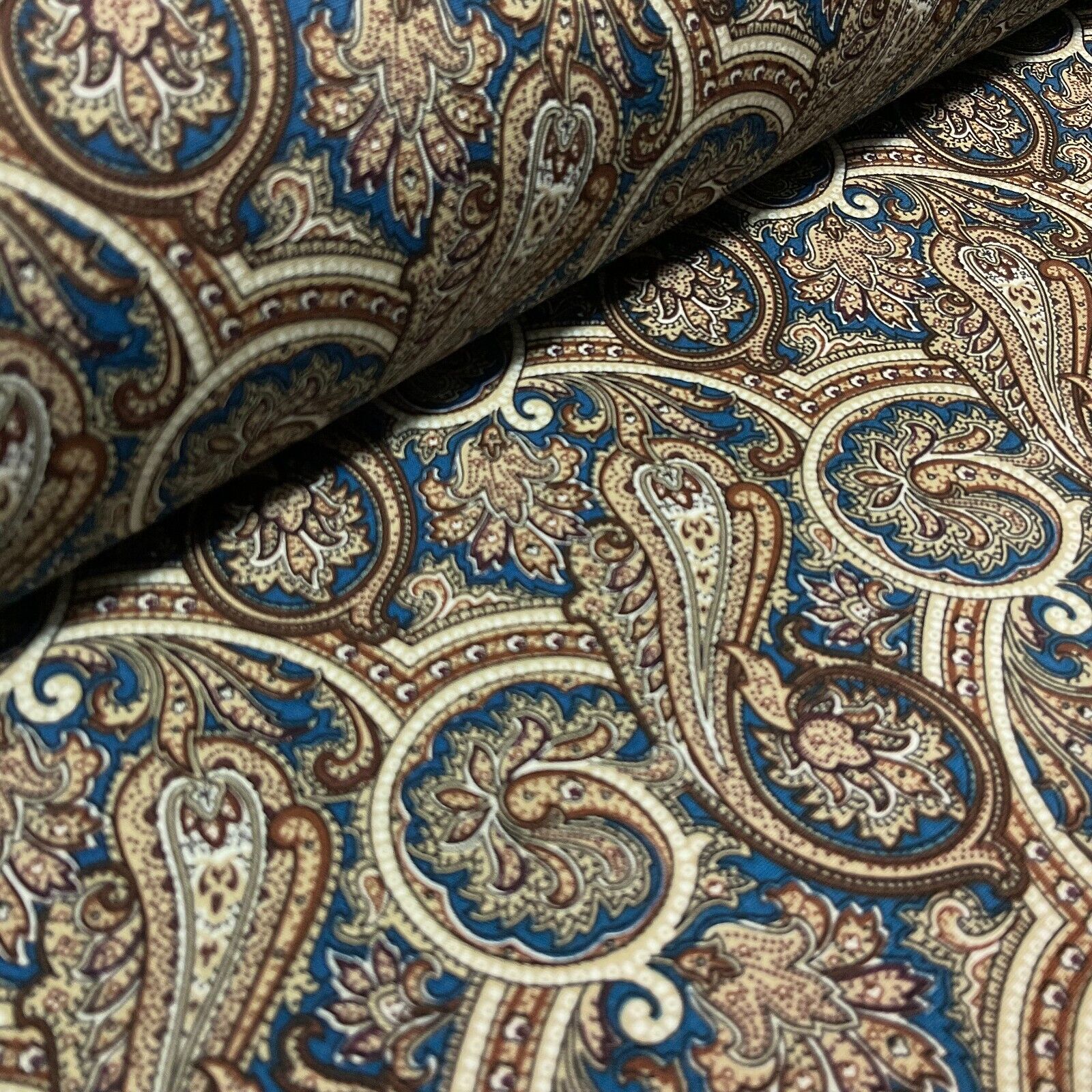 Vintage Paisley 100% cotton poplin printed dress craft fabric 112cm wide M1745