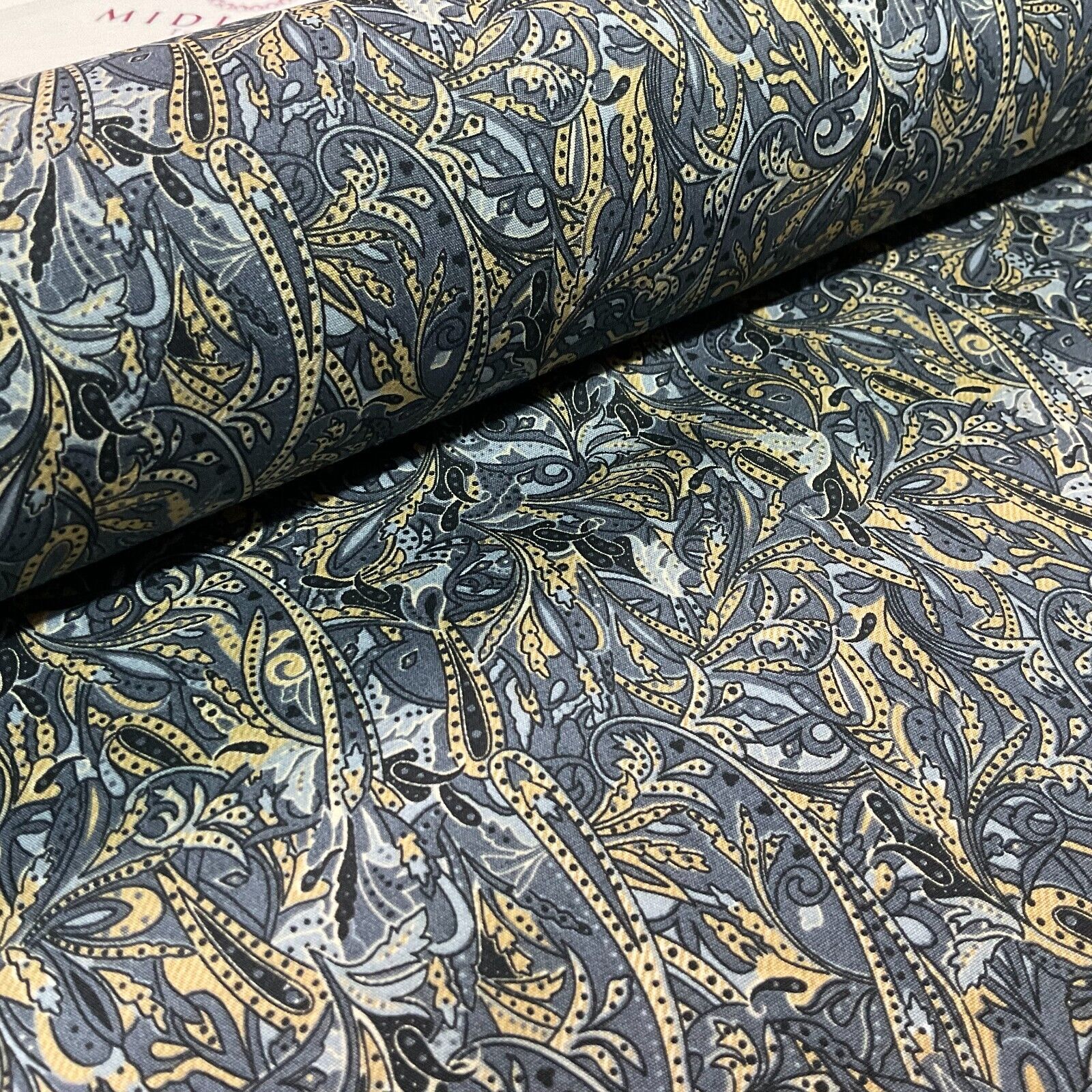 Vintage Paisley Cotton Poplin printed dress craft fabric 112cm wide M1743