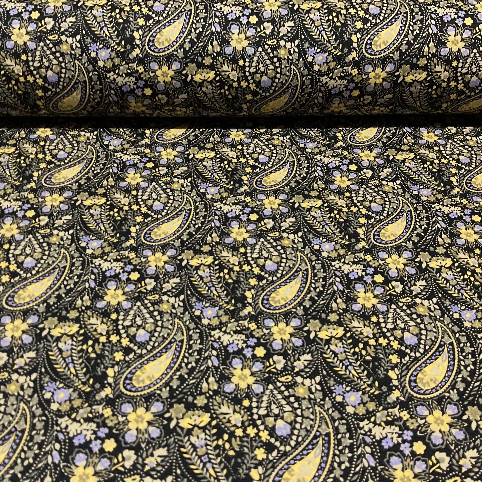 Vintage Paisley 100% cotton Poplin printed dress craft fabric 112cm wide M1744