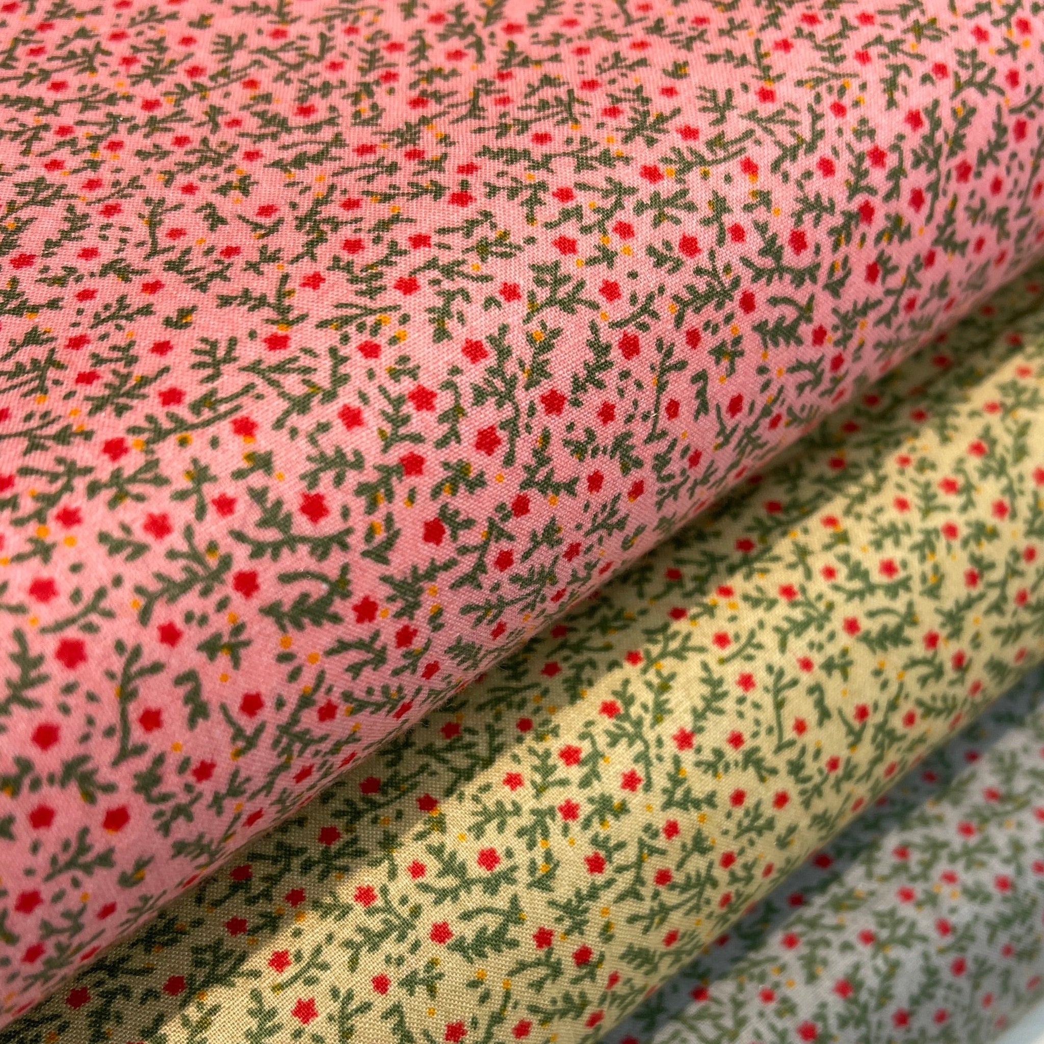 Small Floral Cotton printed poplin Fabric 110 cm MK1264 Mtex