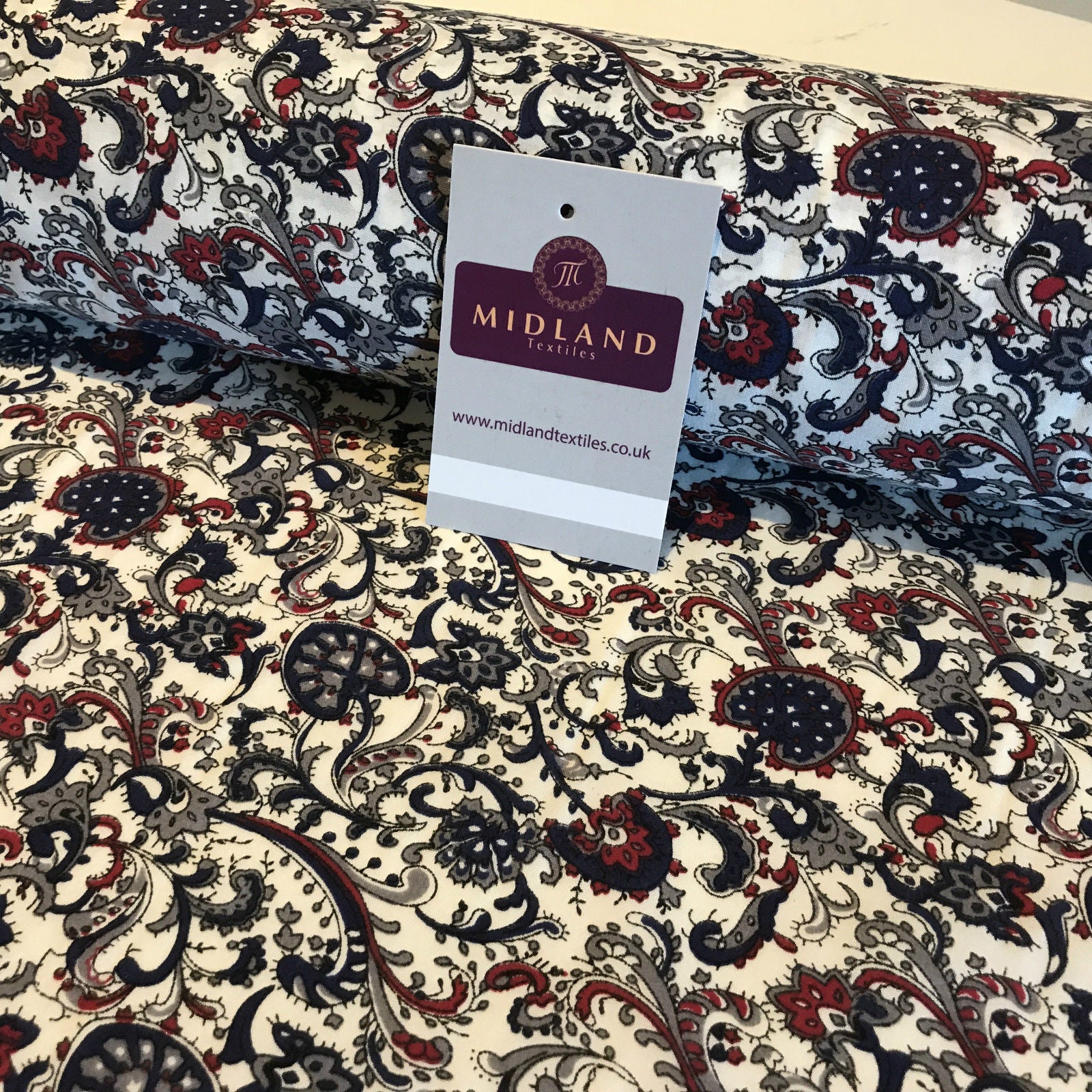 Vintage Regal Ornamental Poly Cotton Printed Dress Fabric 45' M29 Mtex