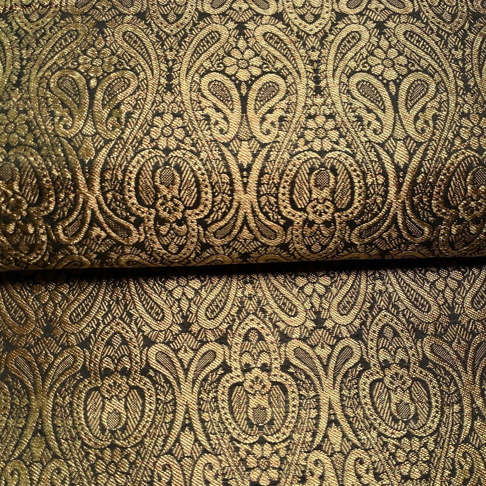 Double Paisley Brocade Wedding Banarsi Fabric 147 cm M1566